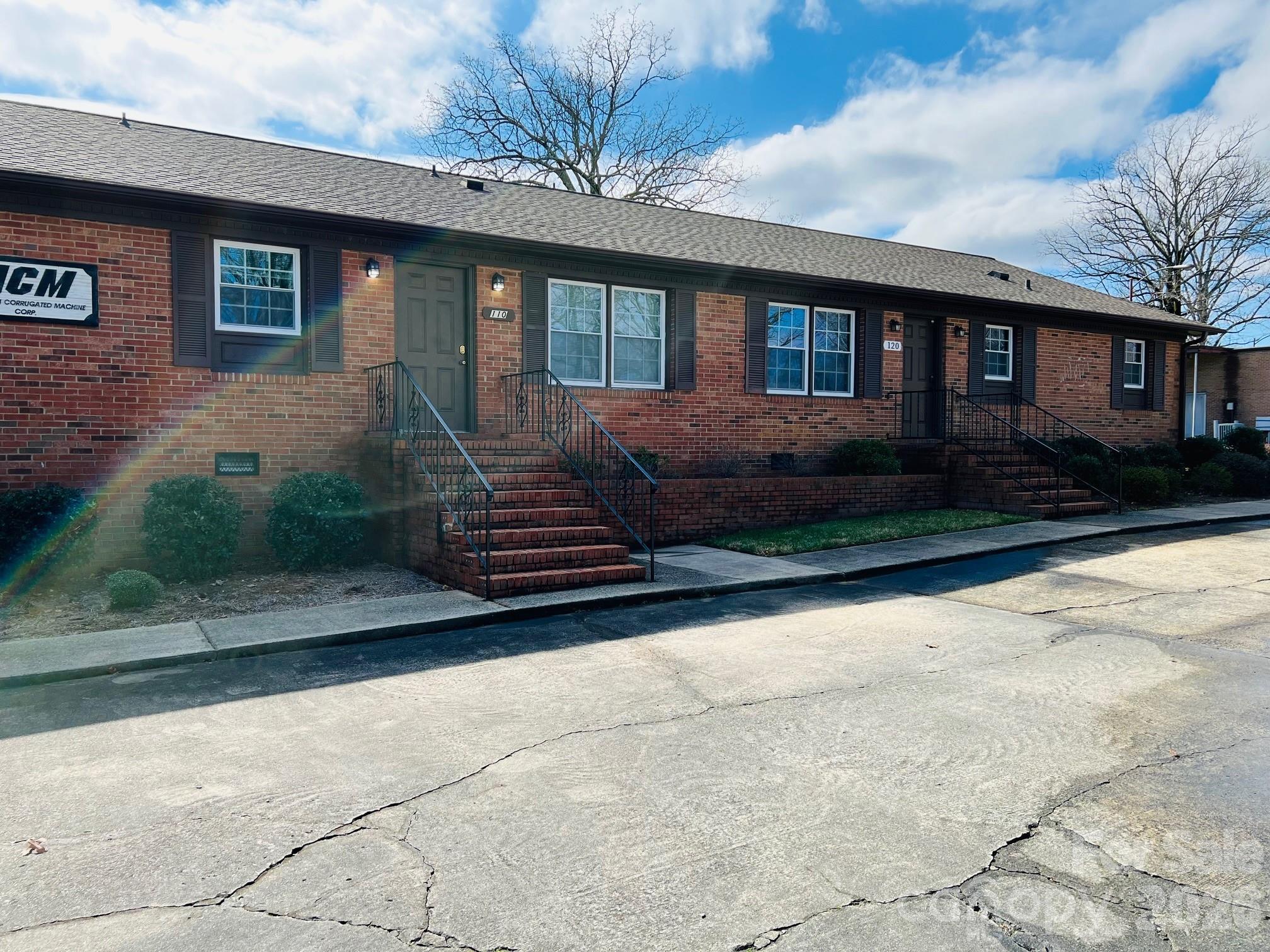 110-120 Liberty Lane 3, 5 — photo
