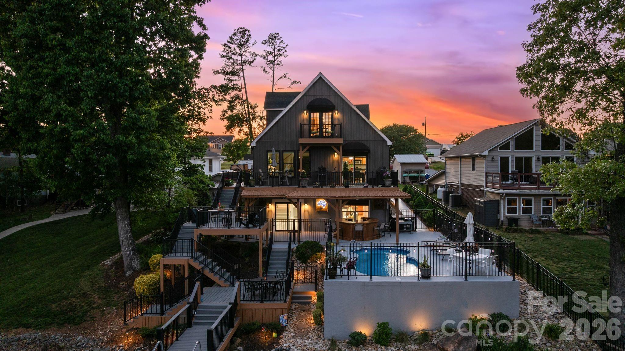 819 Hickory Point Drive — photo