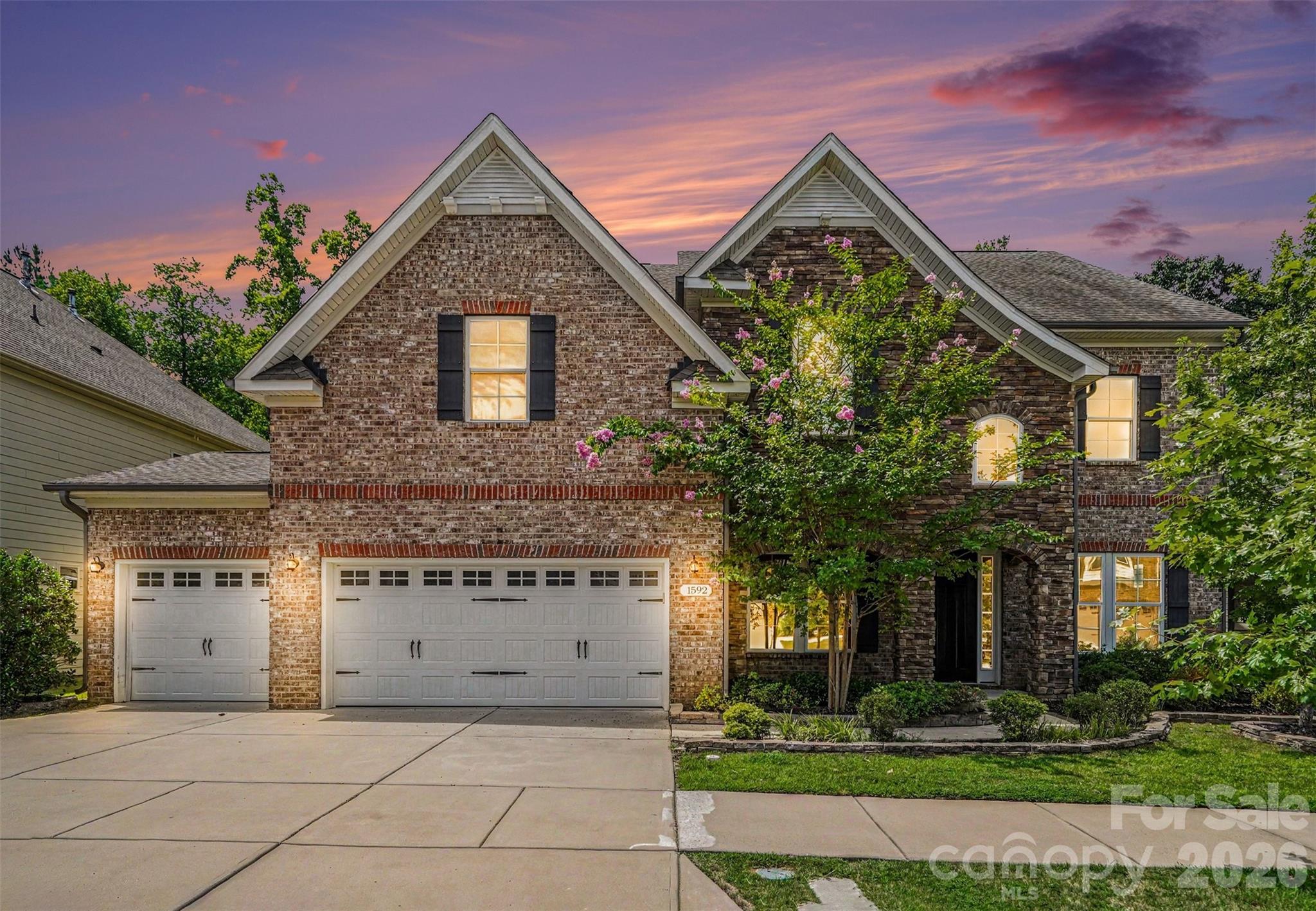 1592 Afton Way — photo
