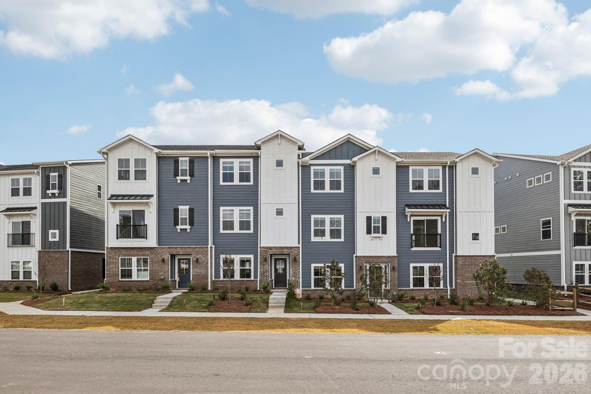 347 Golden Maple Court — photo