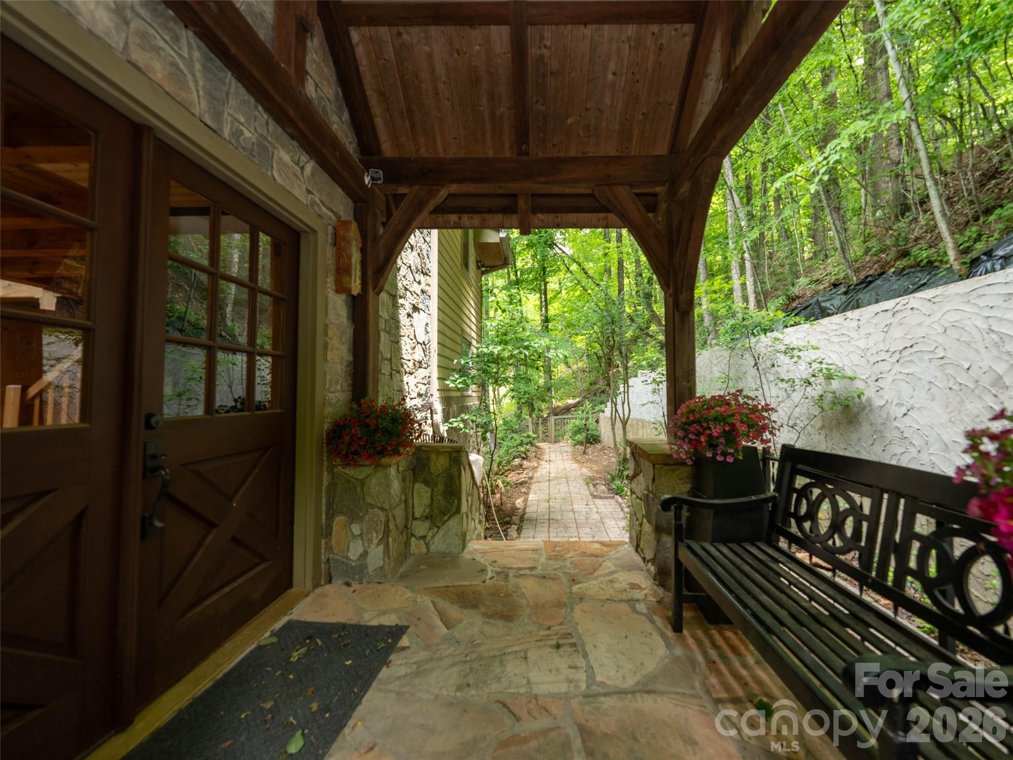 82 Red Oak Drive — photo