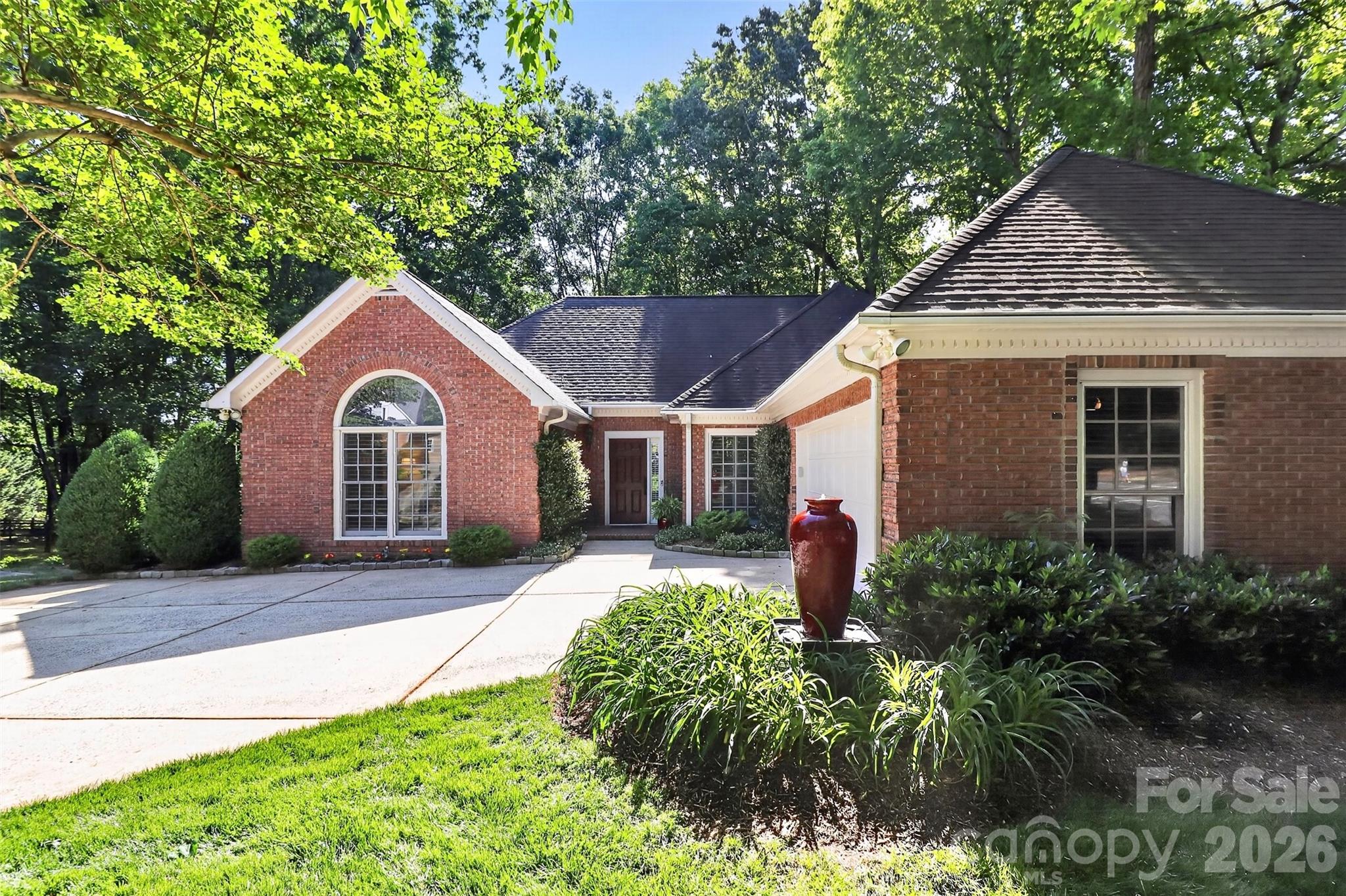 8902 Taunton Drive — photo