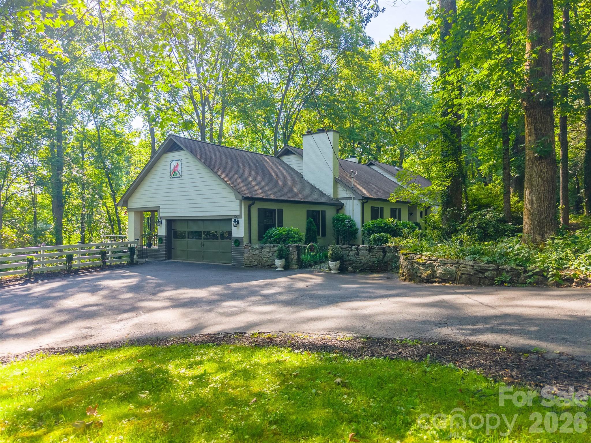 77 Oakwood Lane — photo