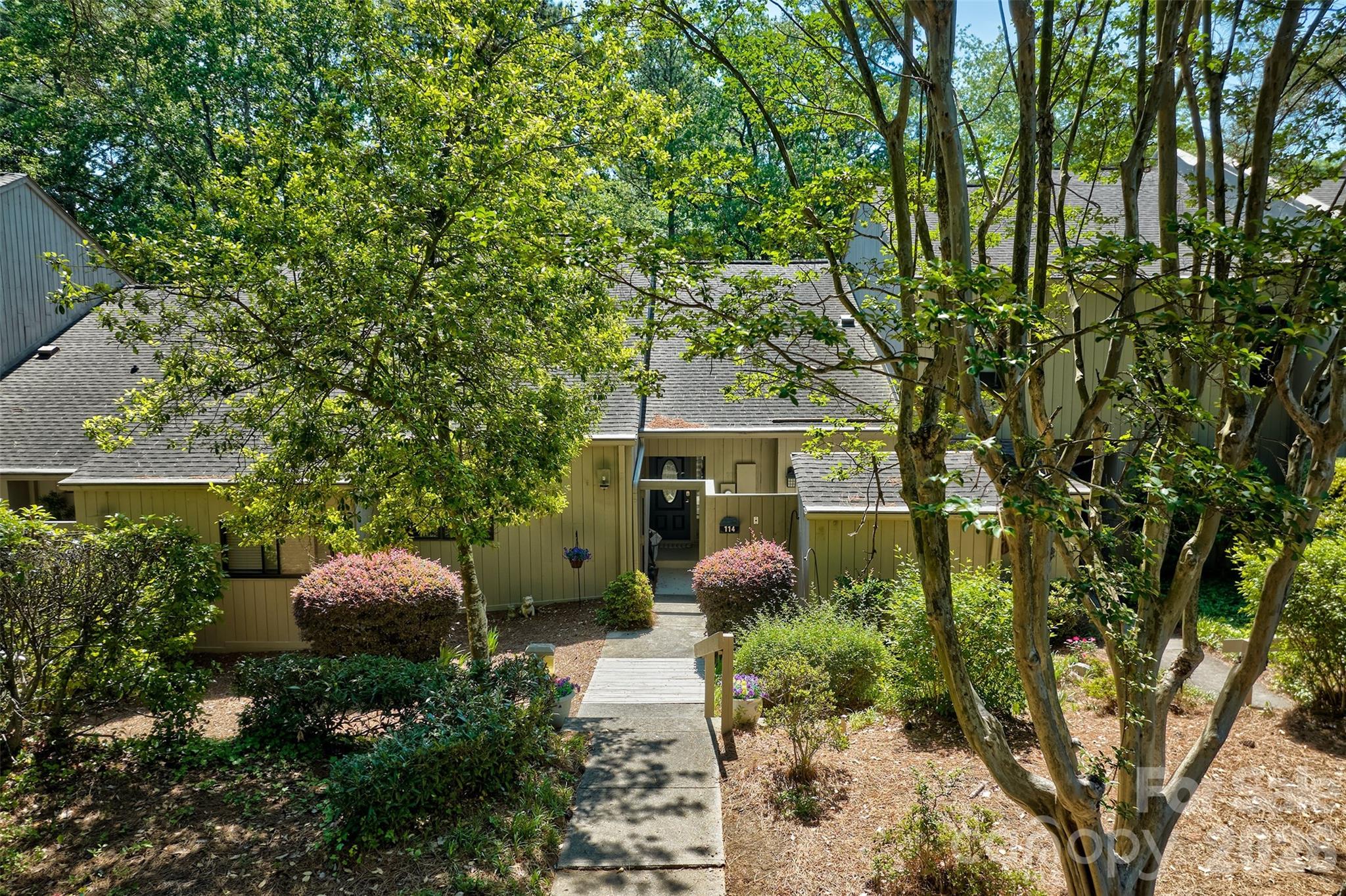 114 Pine Grove Circle — photo