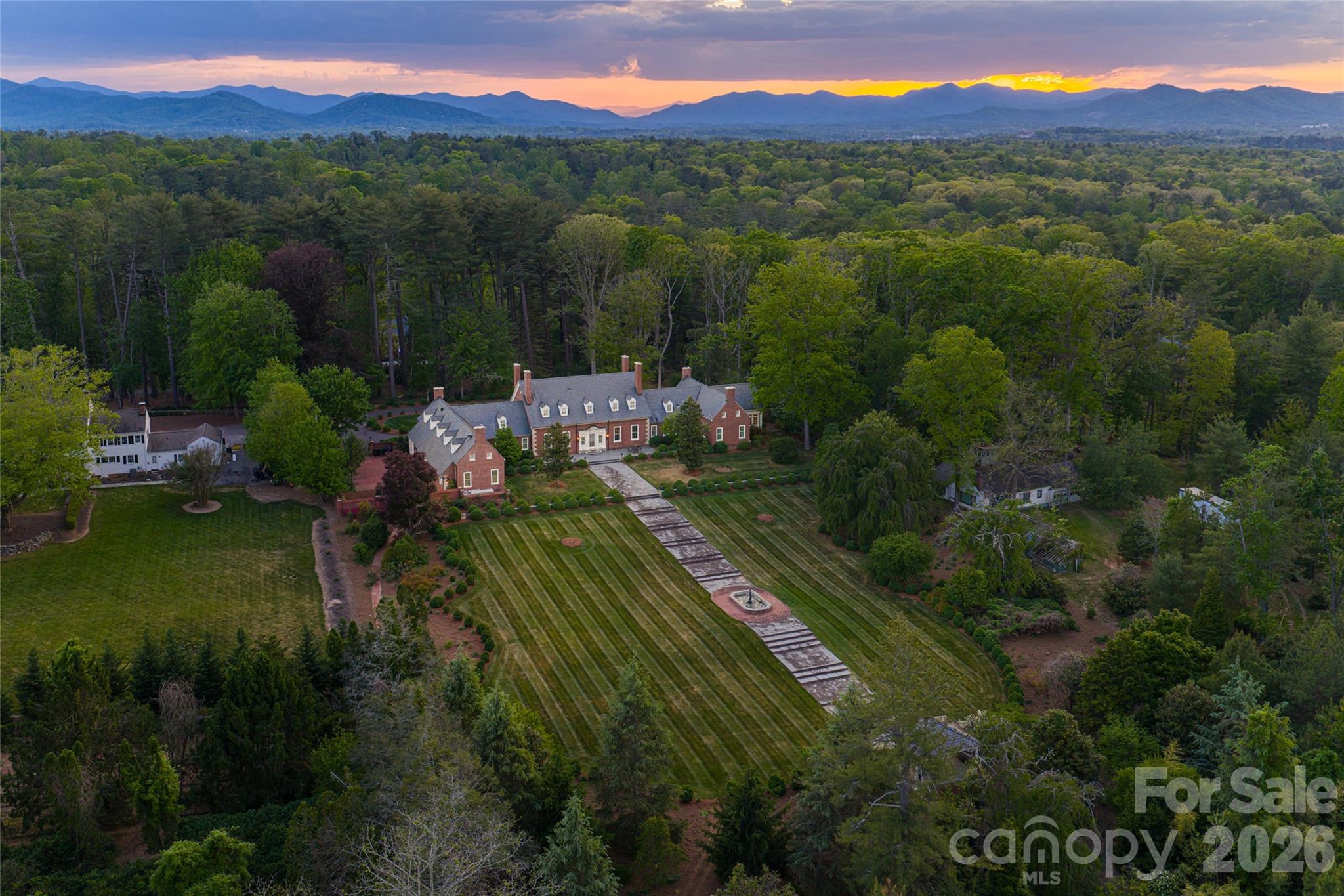 324 Vanderbilt Road — photo