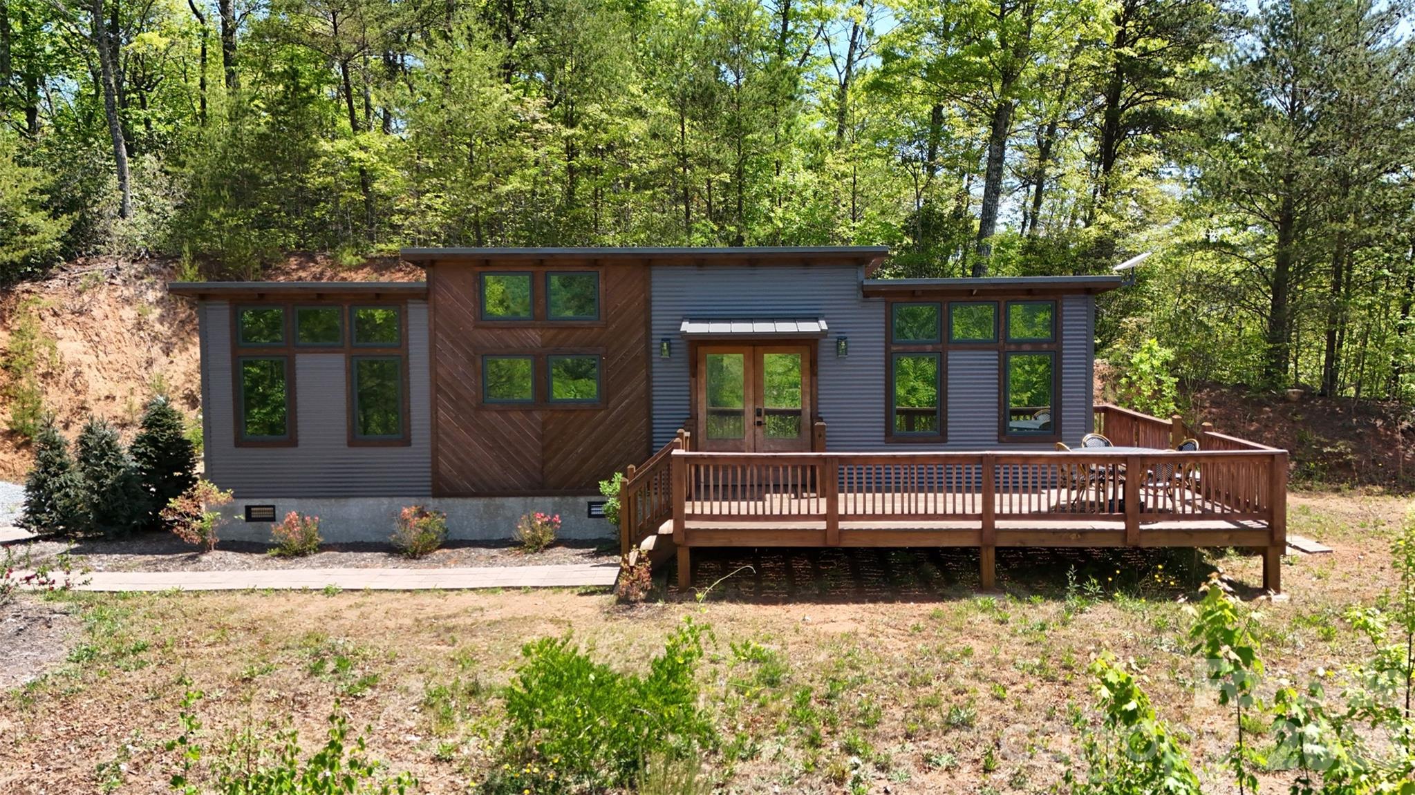 521 Duchess Drive — photo