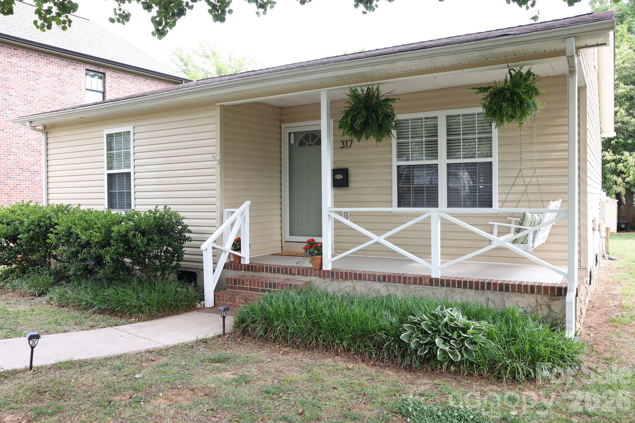 317 Devine Avenue — photo
