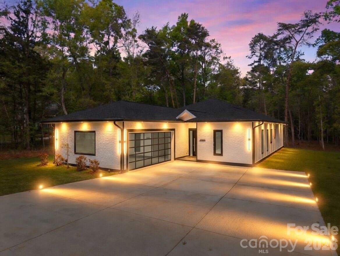 12930 Hamilton Road — photo
