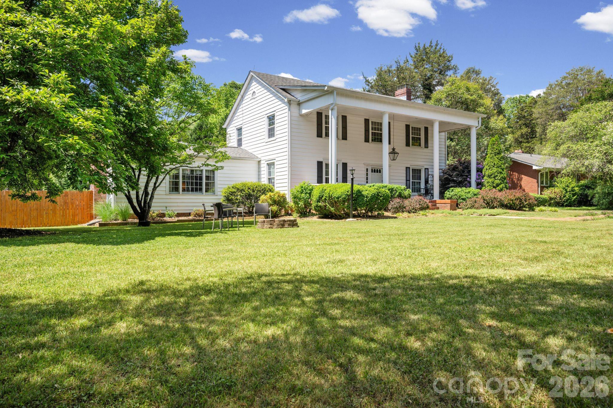2403 E Innes Street — photo