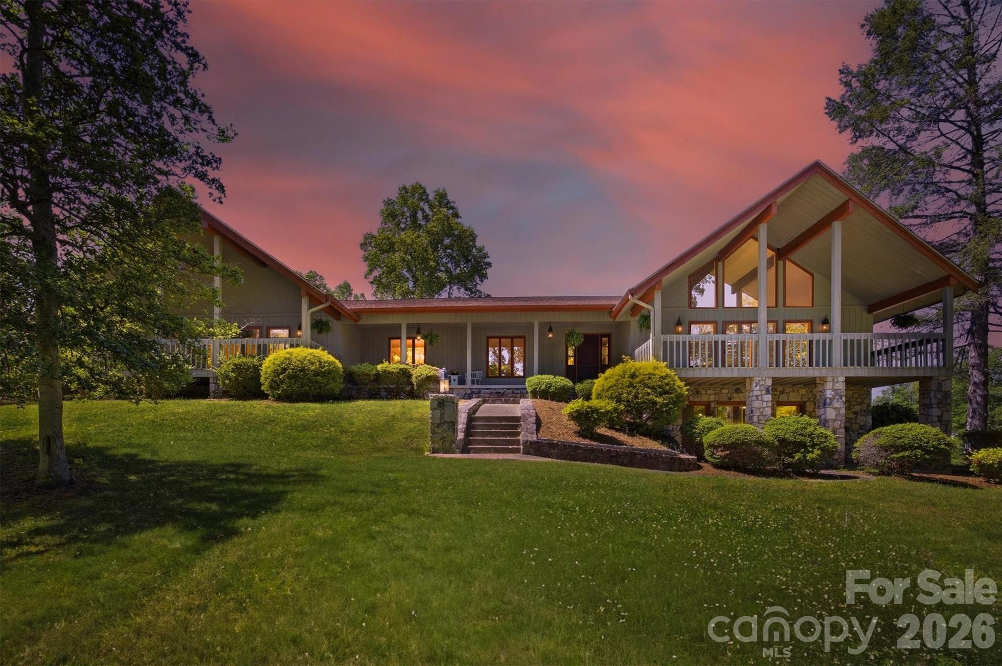 2718 Arden Drive — photo