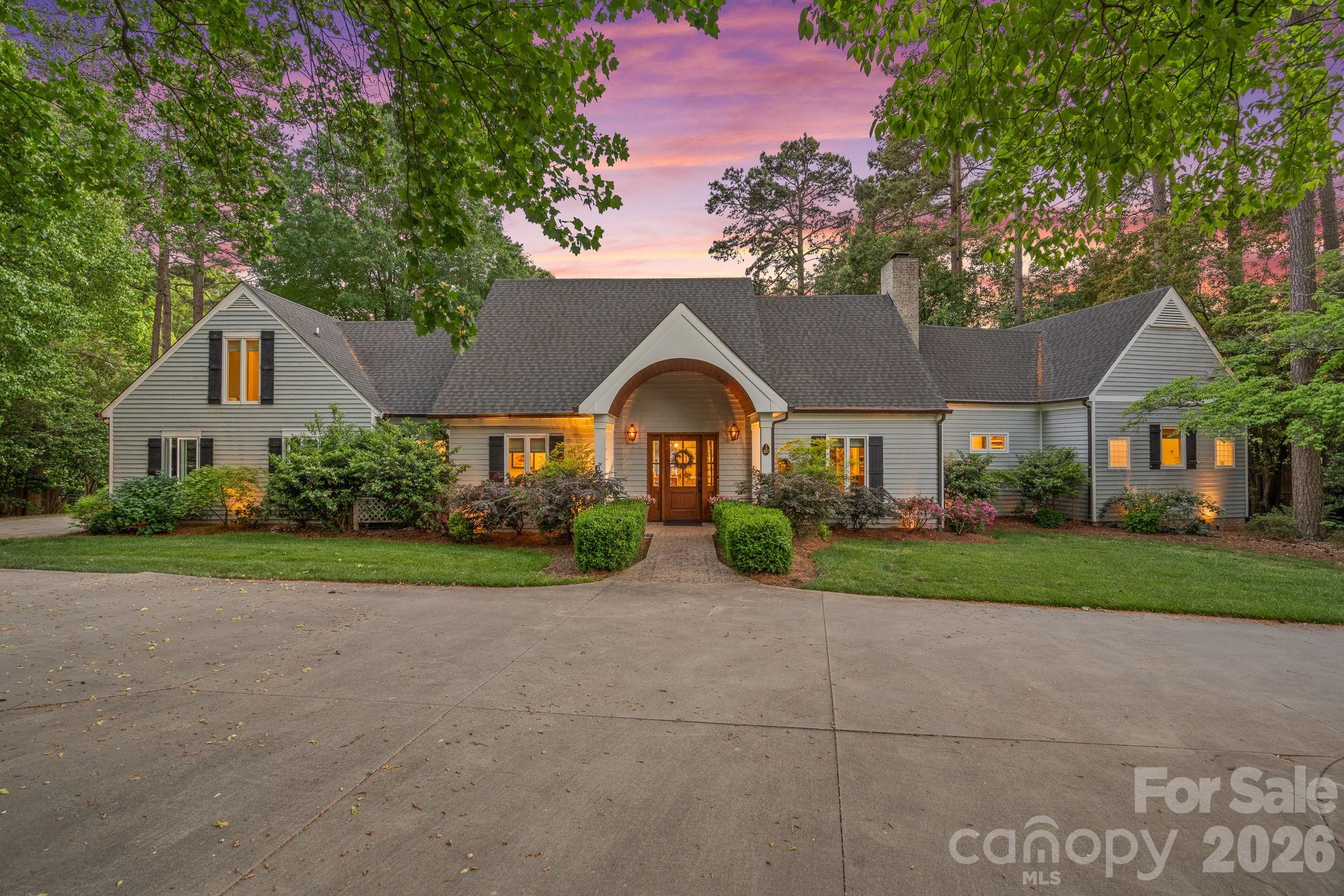 107 Beachview Drive — photo