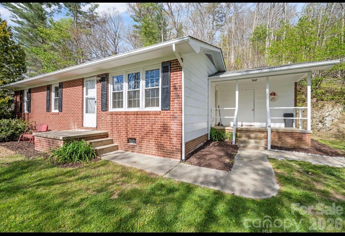 121 Dale Earnhardt Drive — photo