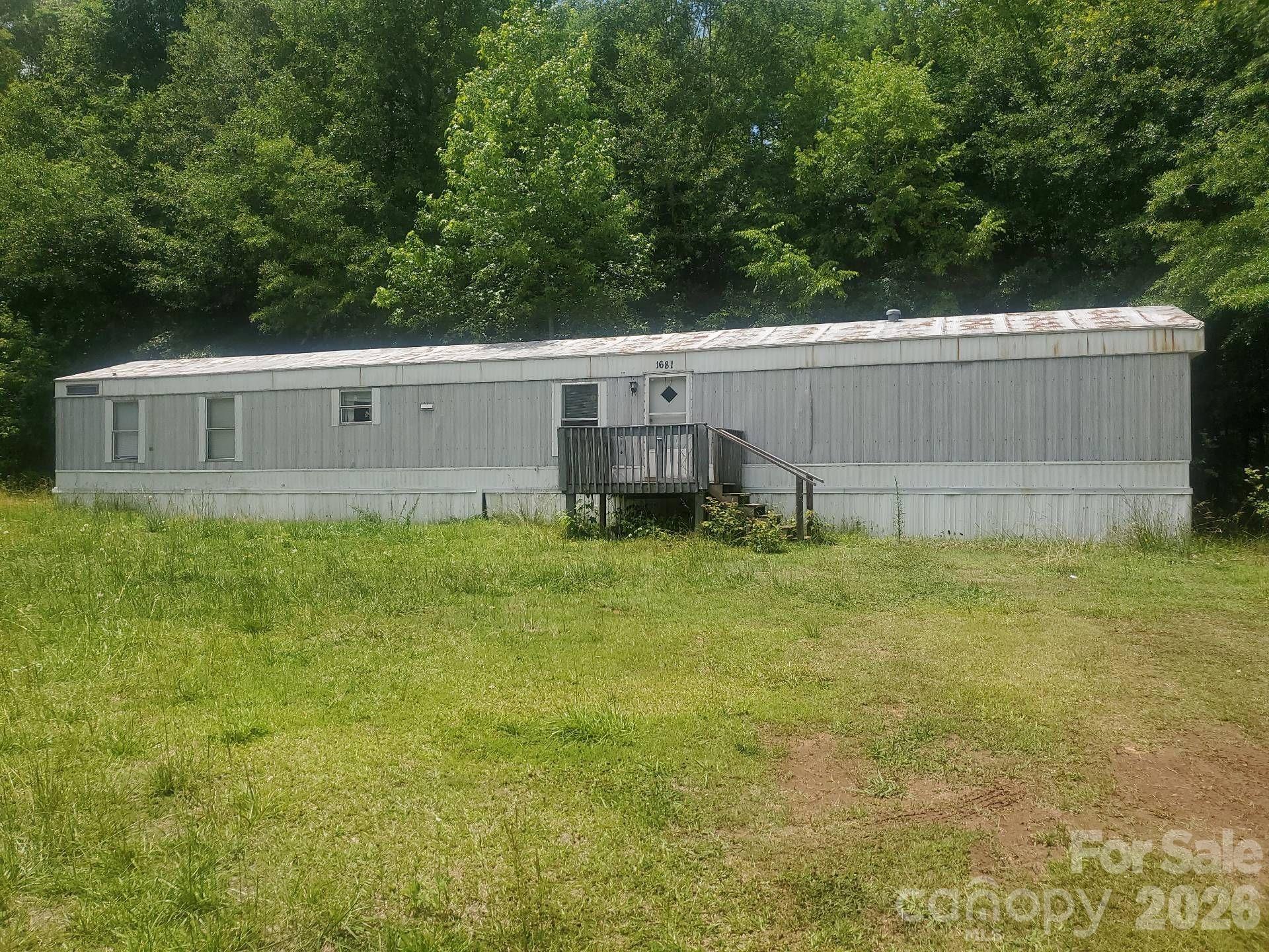 1681 Minnie Lane — photo