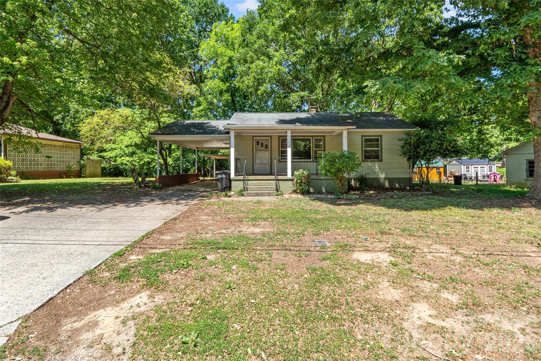 412 Eastside Drive — photo