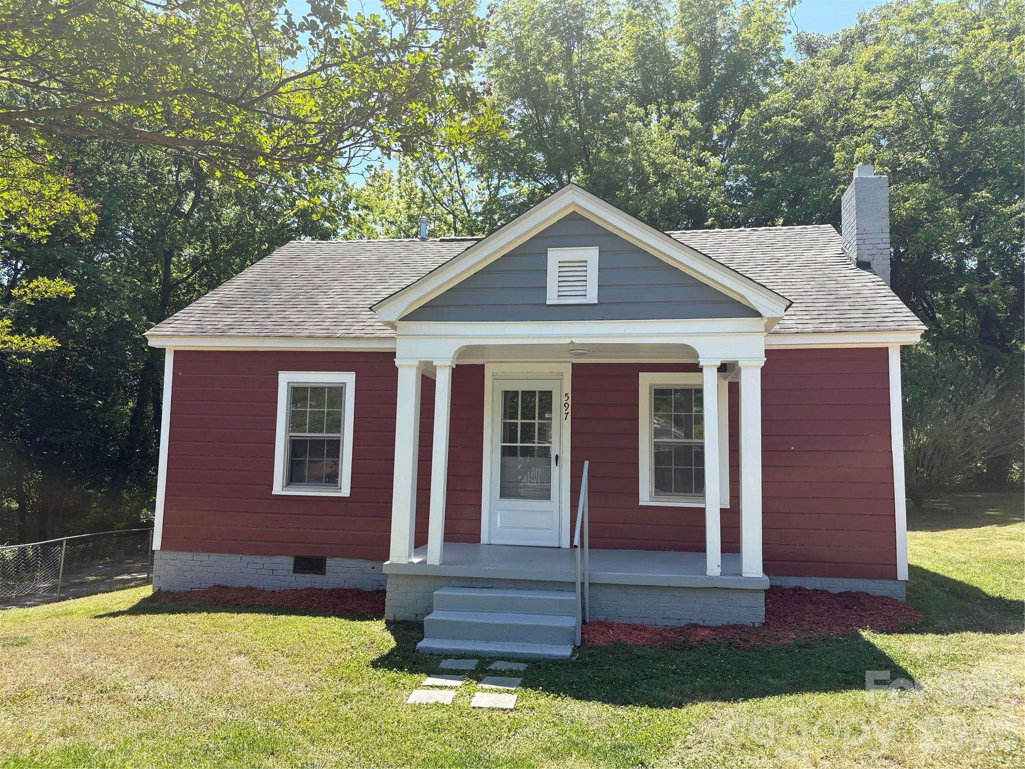 597 Harris Street NW — photo