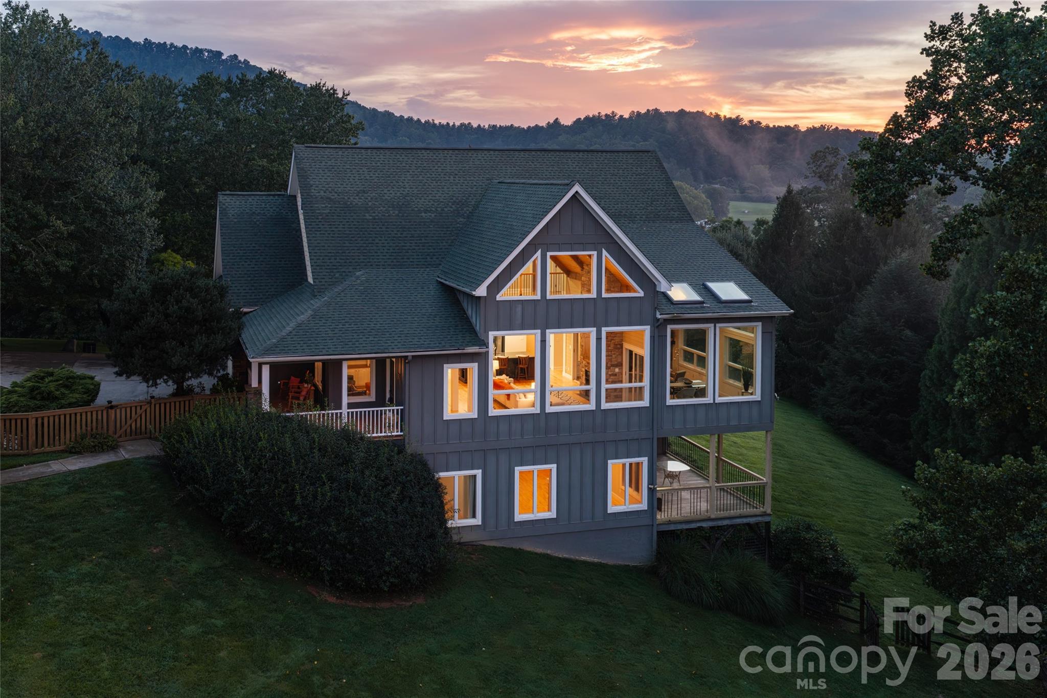 33 Bridle Path Drive — photo