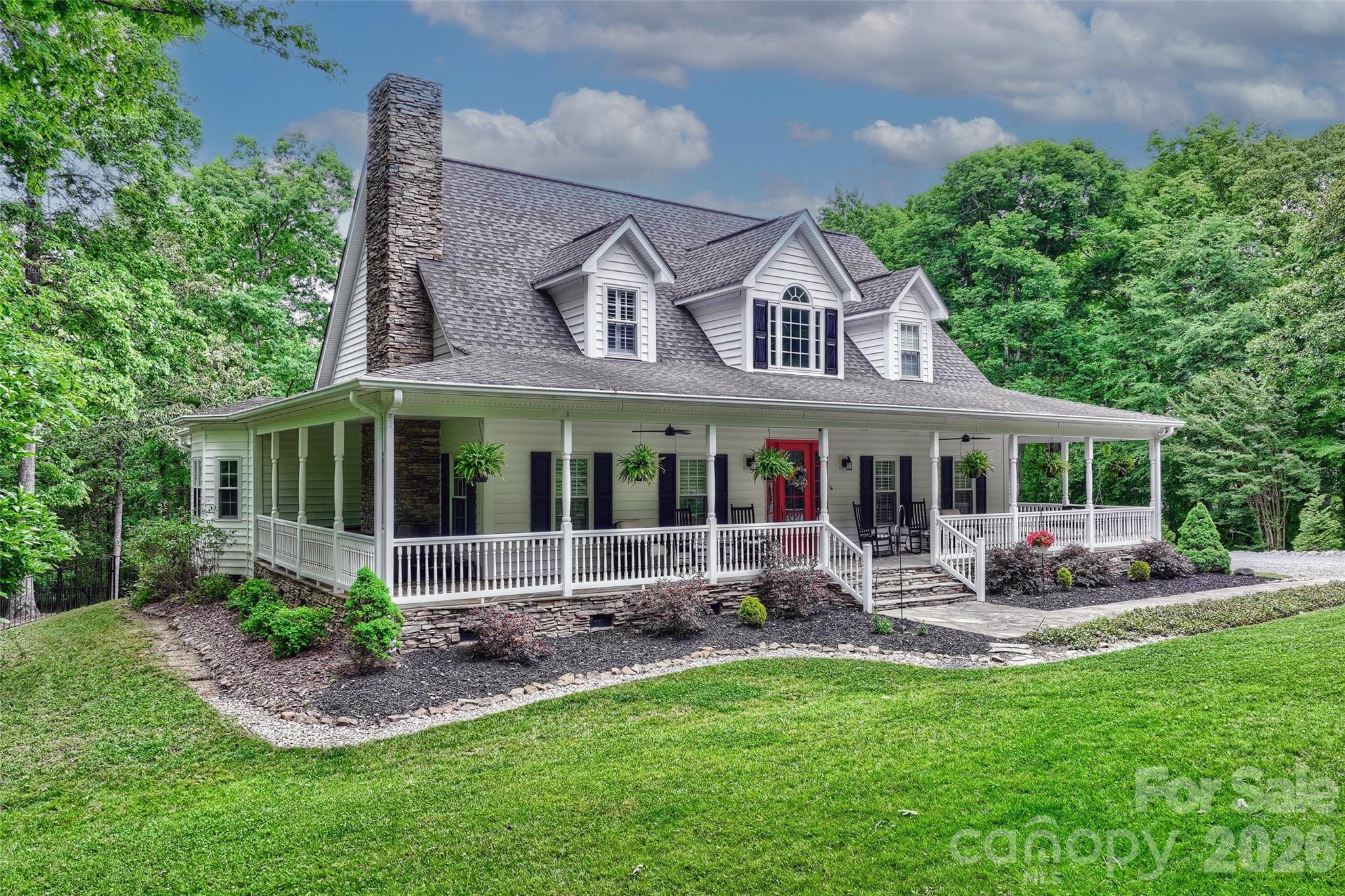 9470 Hutchinson Lane — photo