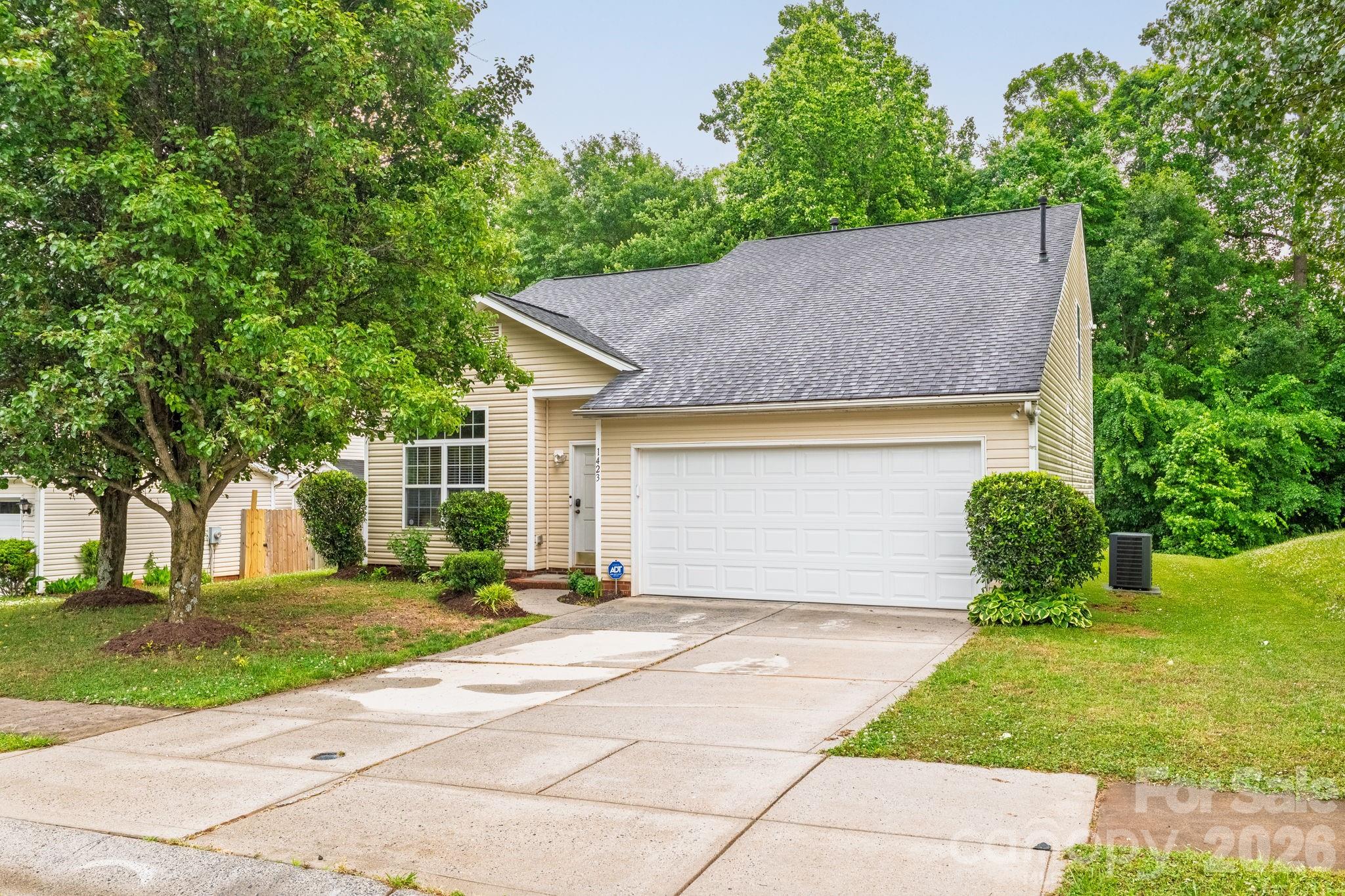 1423 Quail Street — photo