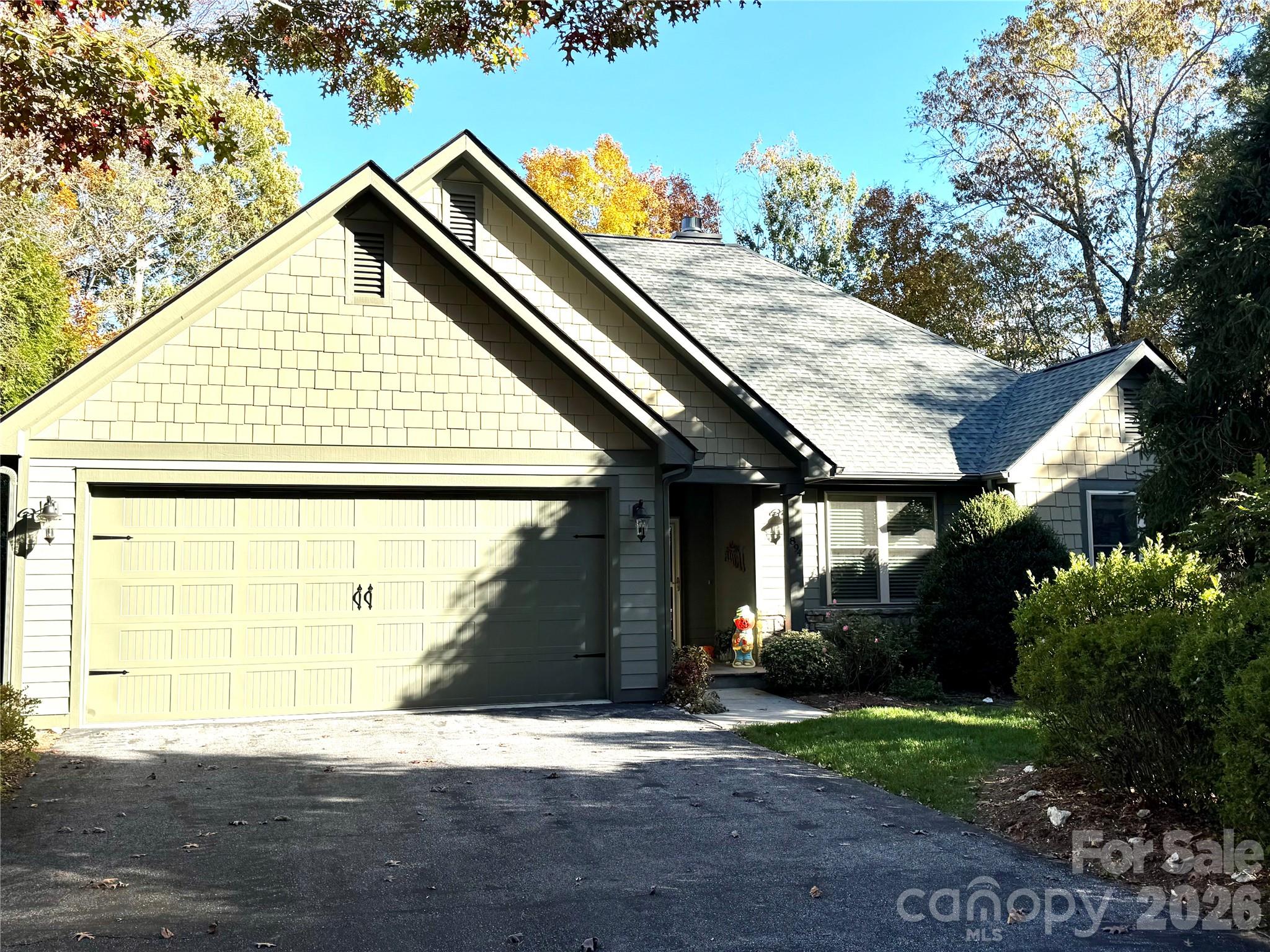 894 Dunroy Drive — photo