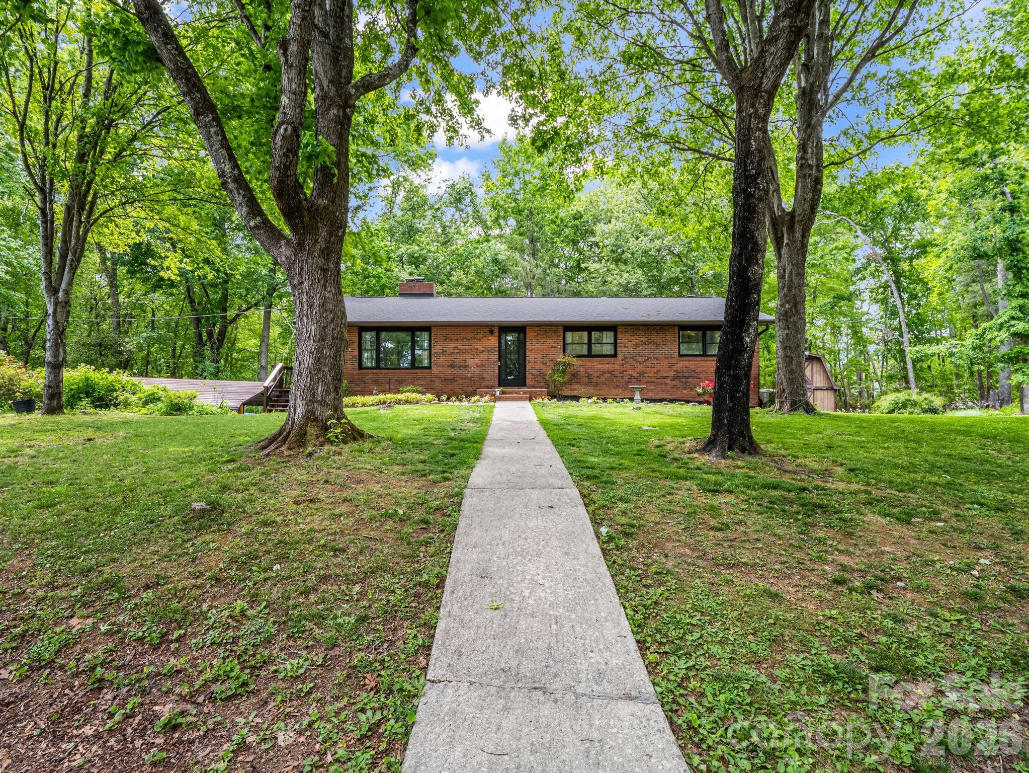 92 Greenwood Acres Drive — photo