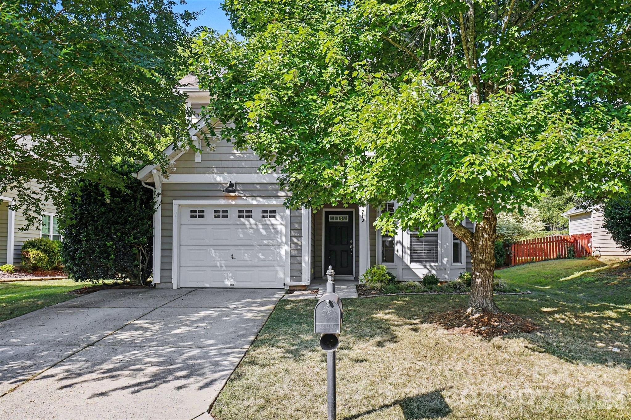 712 Tulip Tree Place — photo