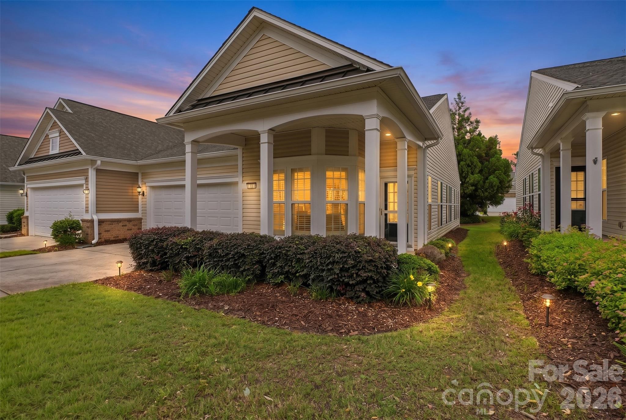 9016 Smokey Hill Lane — photo