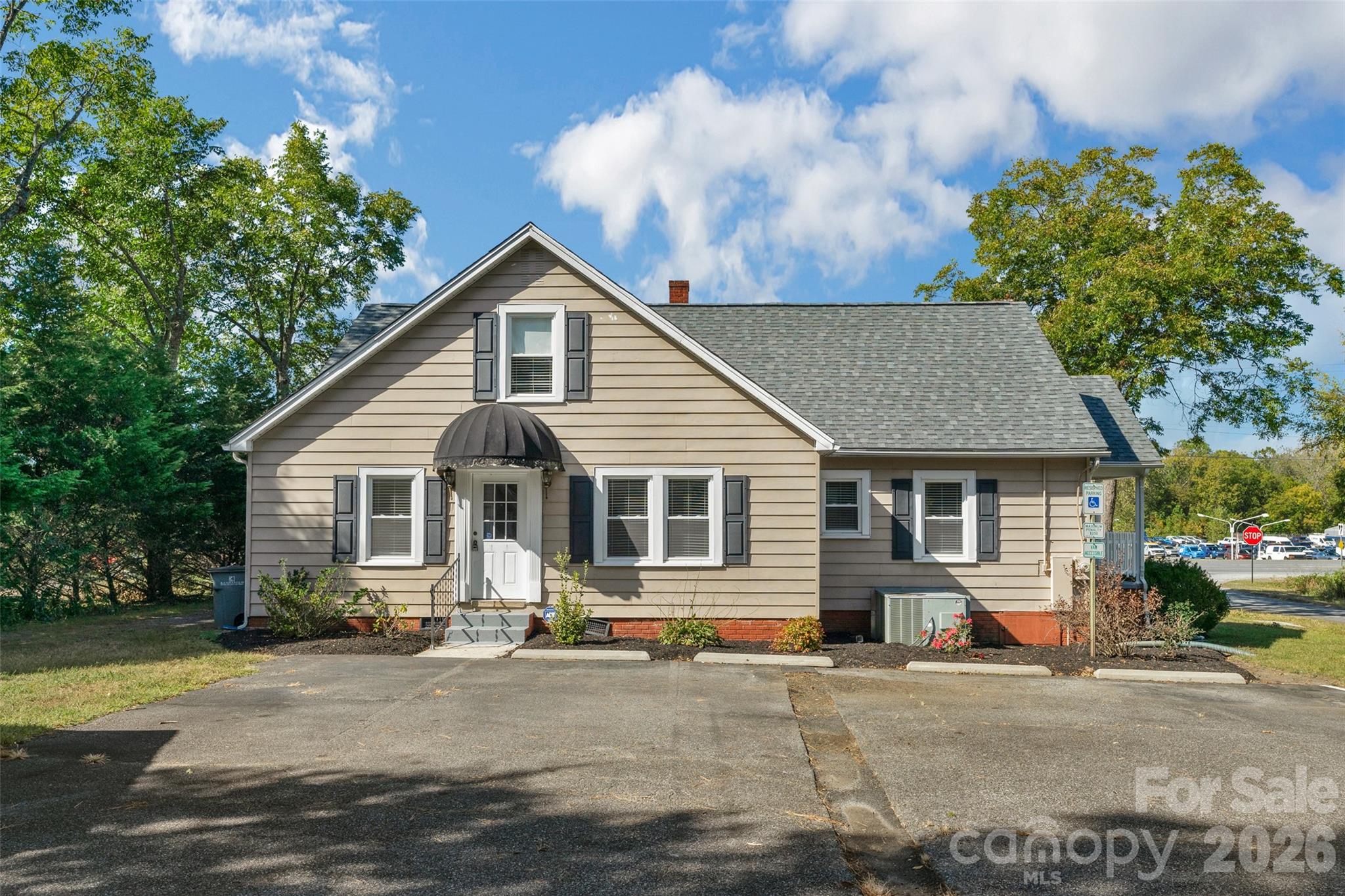 2801 S Cannon Boulevard — photo