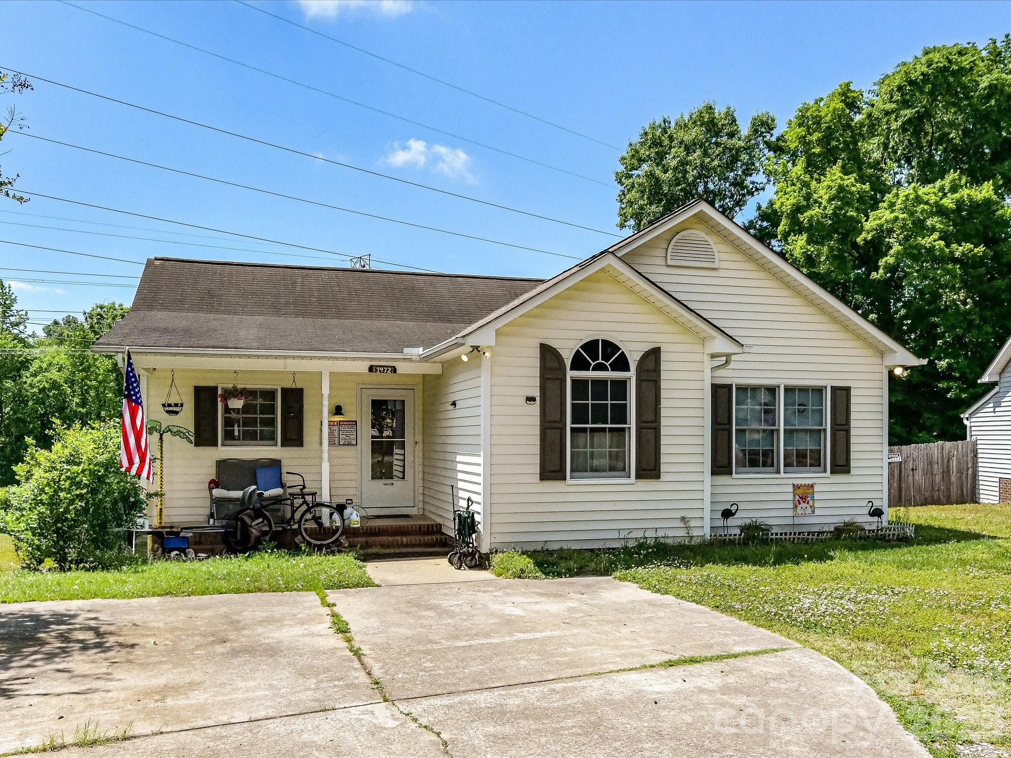 1472 Ridgewood Drive — photo
