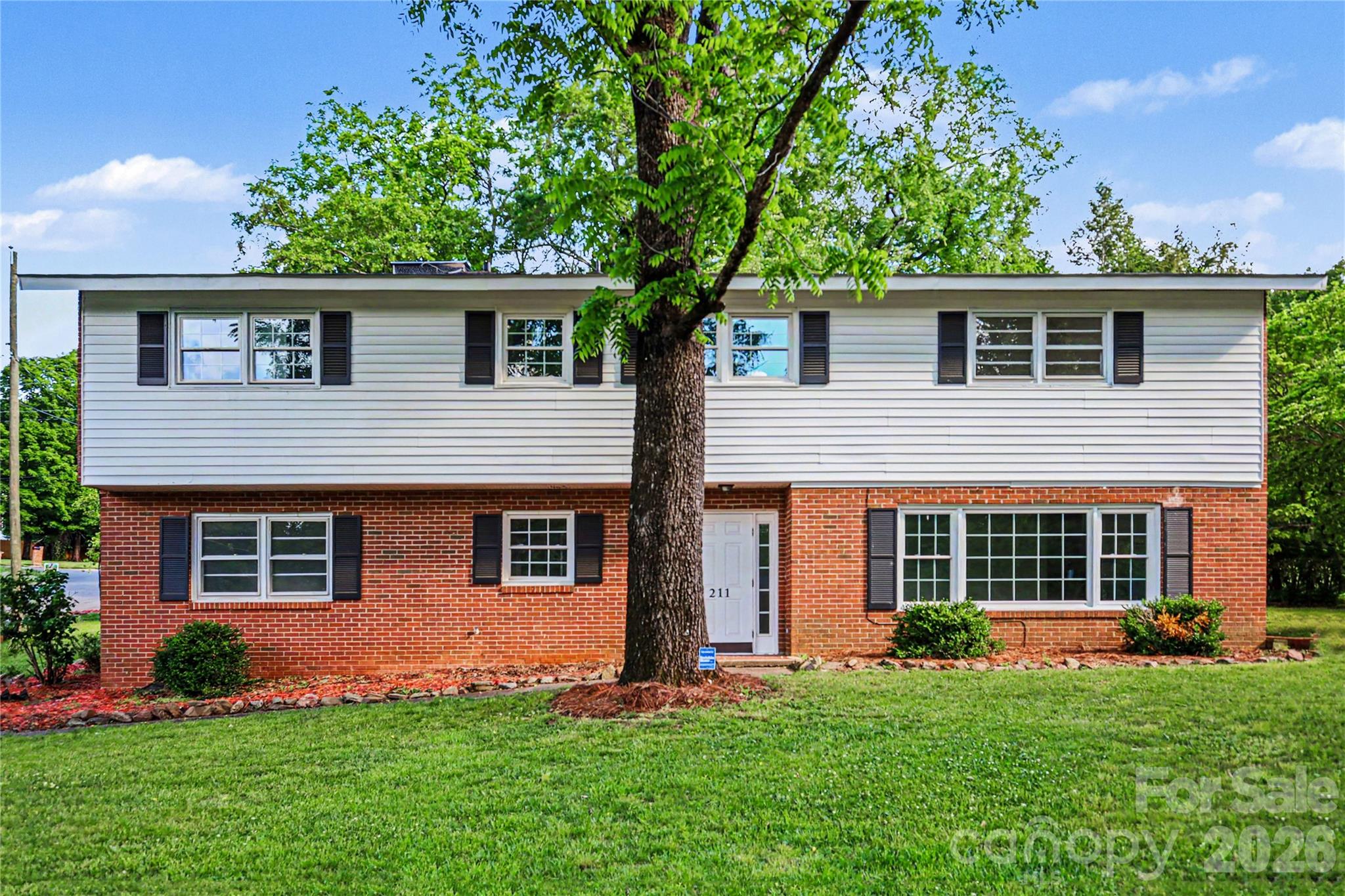 211 Windsor Drive — photo