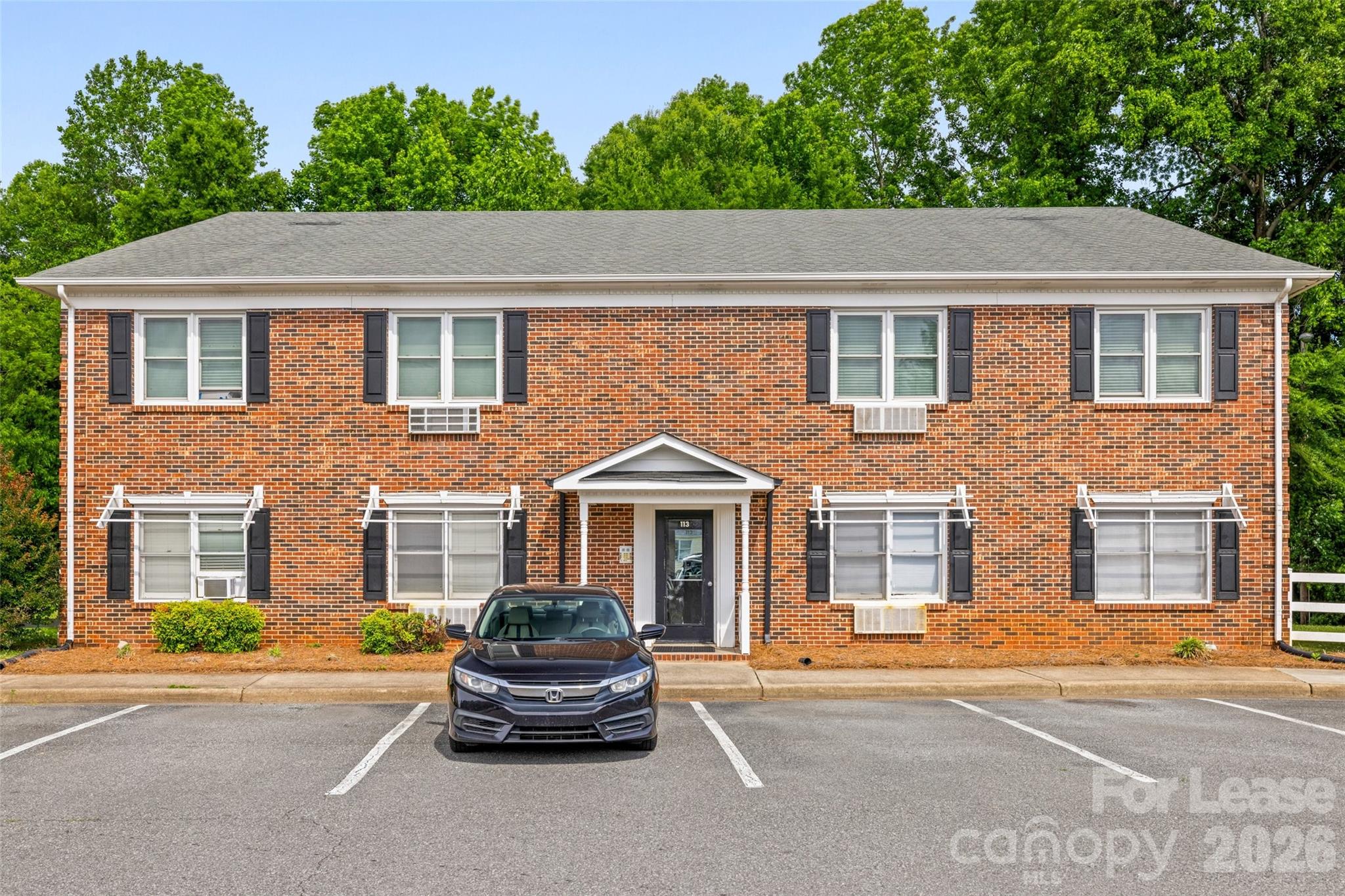 113 Stroupe Road E — photo