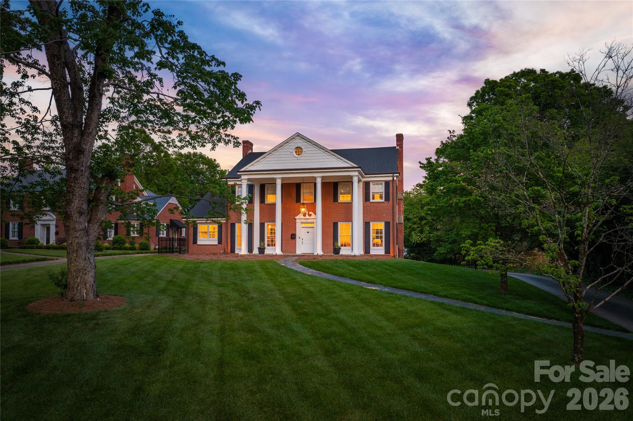 319 W Union Street — photo