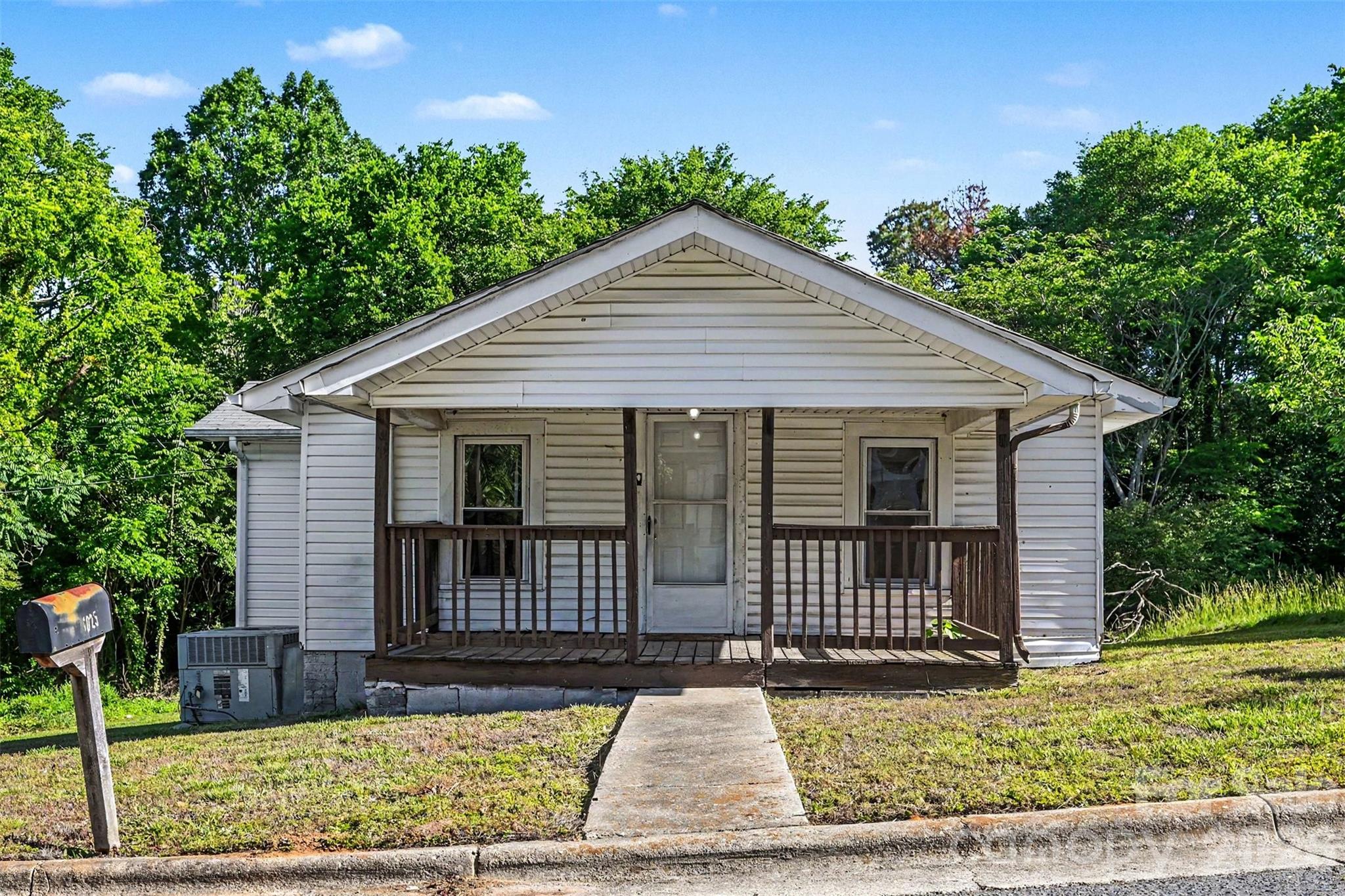 1025 Martin Luther King Jr Drive — photo