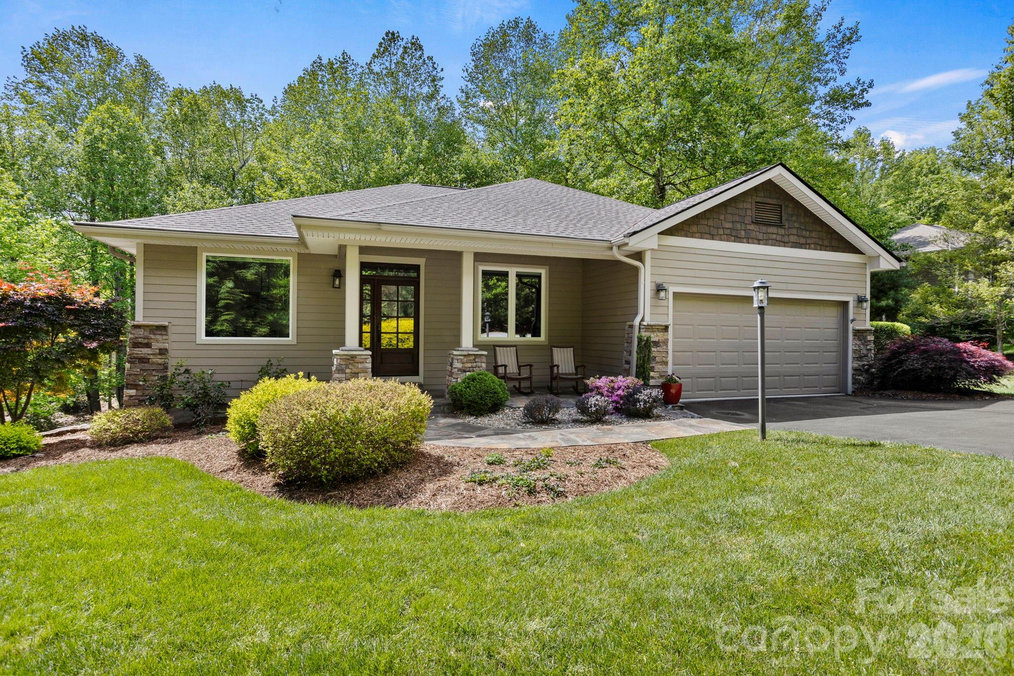 547 Pinnacle Peak Lane — photo