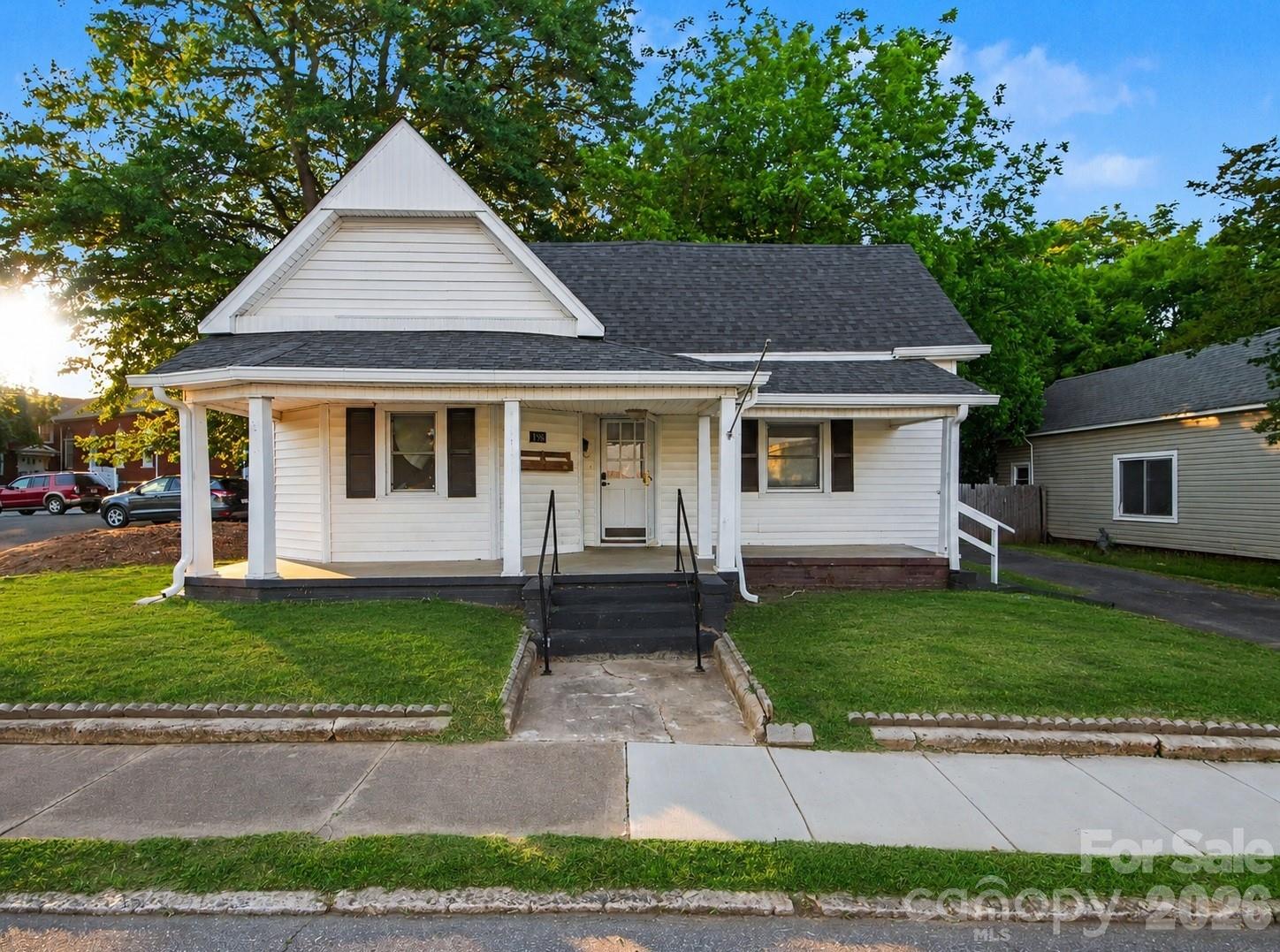 198 Buffalo Avenue NW — photo