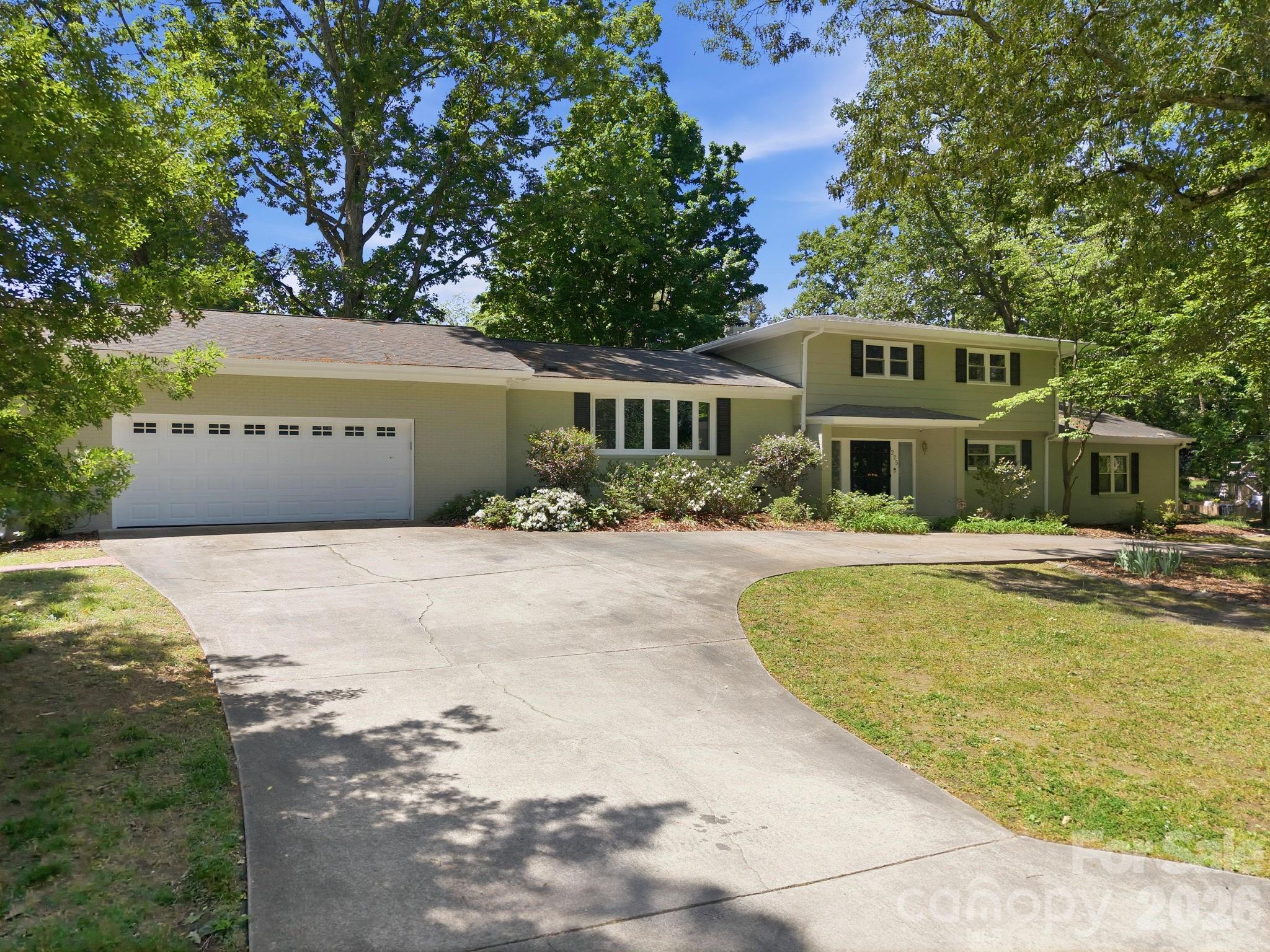 225 Stonewall Road — photo