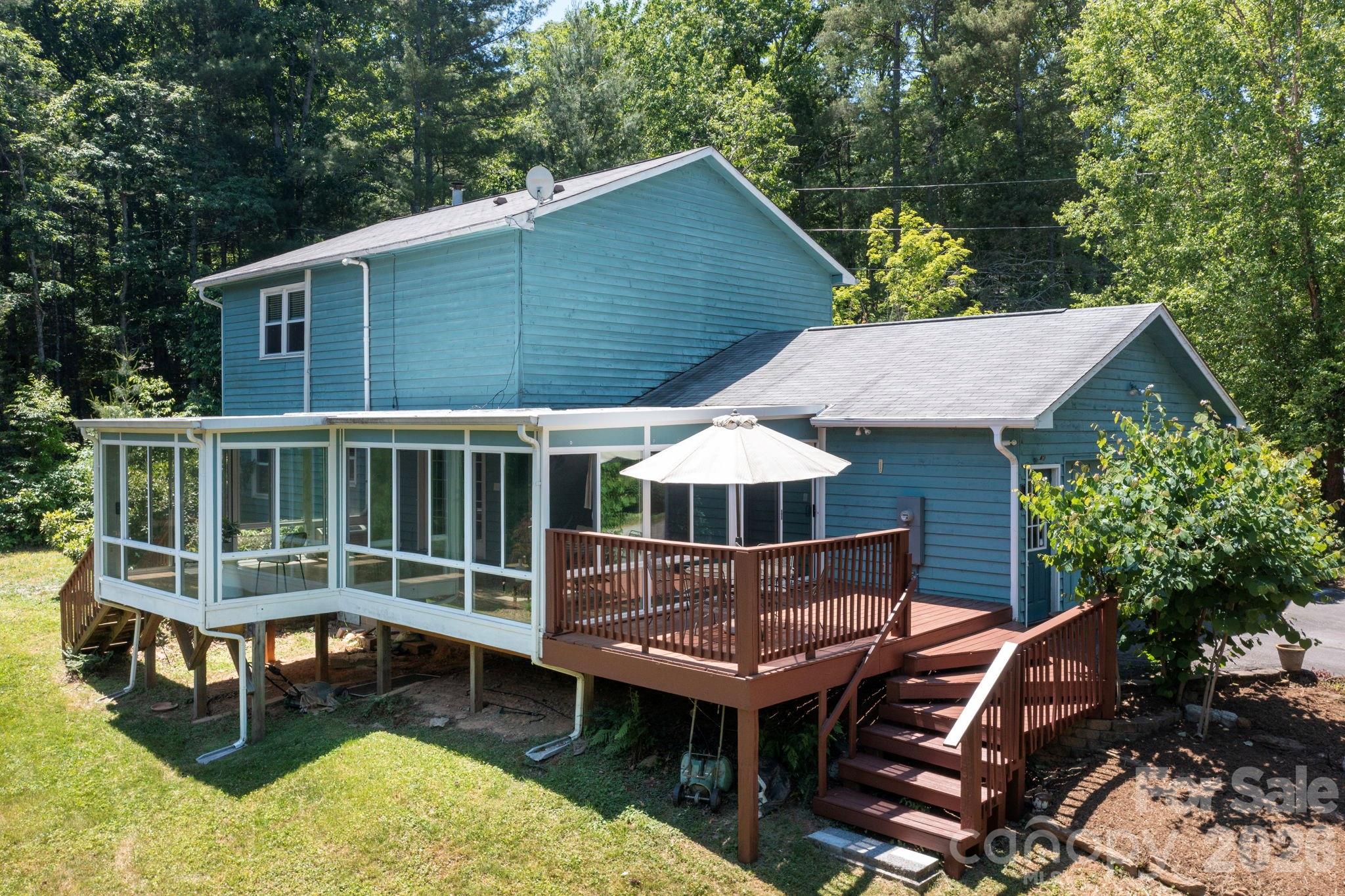 109 Lovers Loop Road — photo