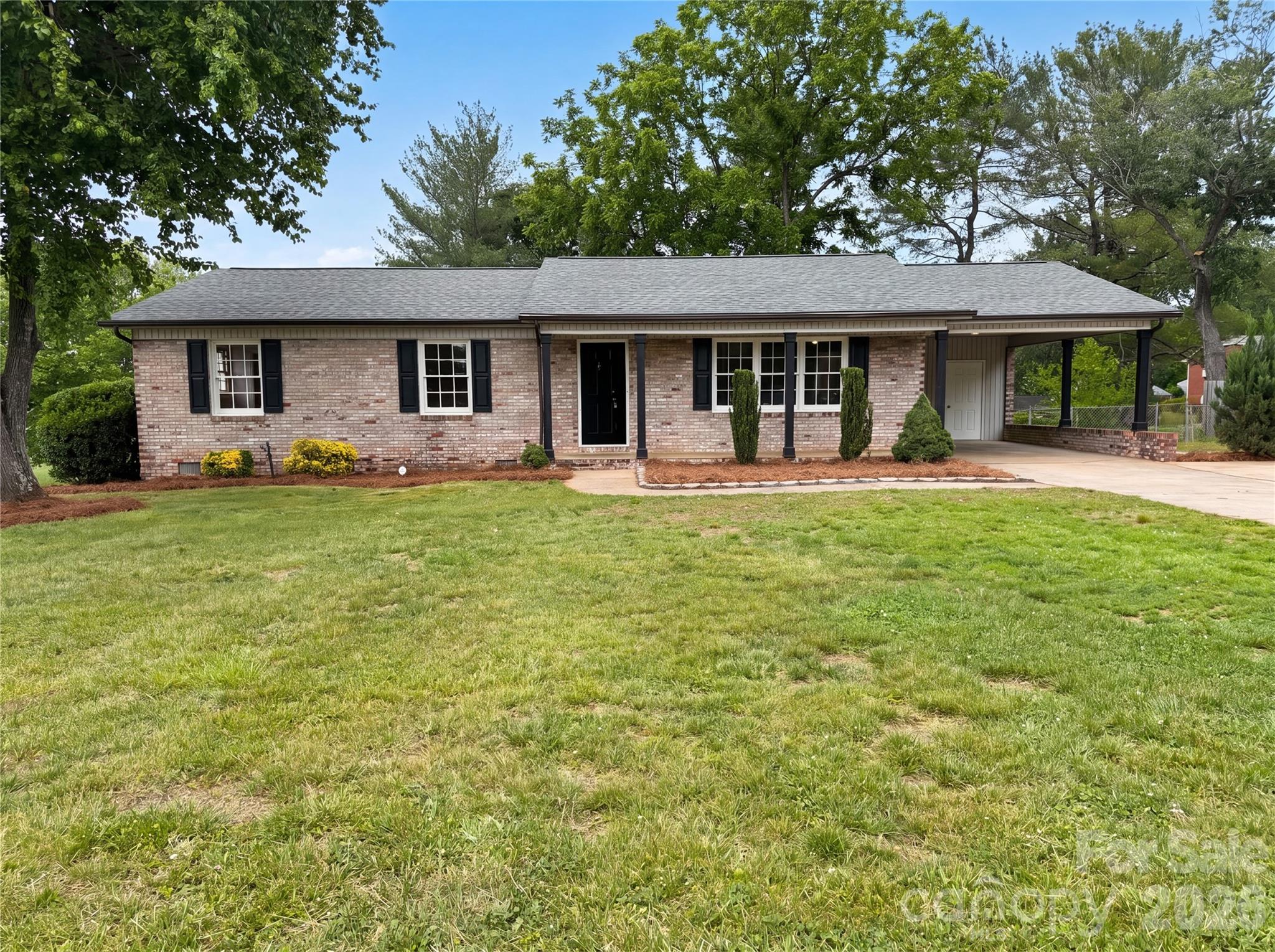 814 Charles Road — photo