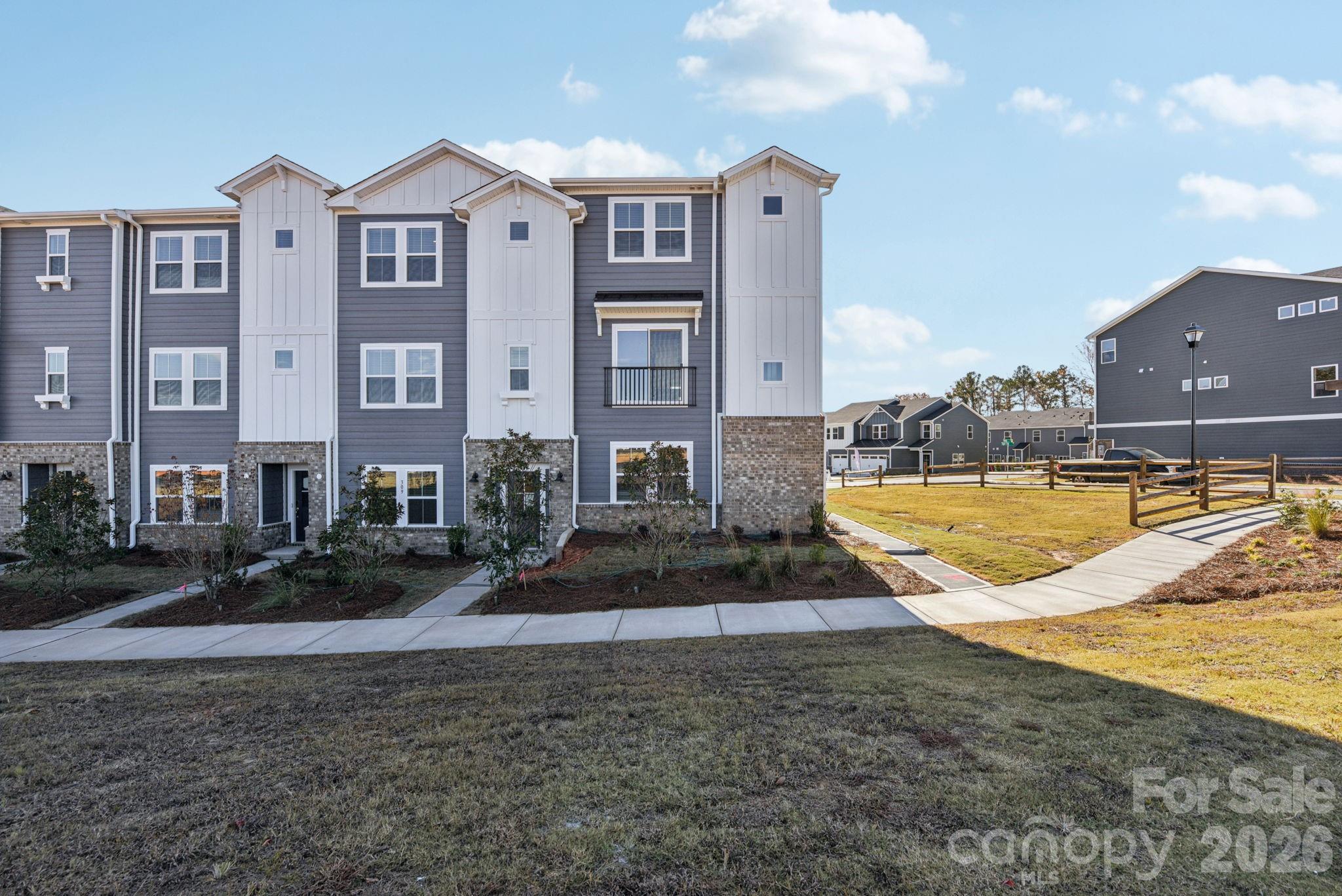 363 Golden Maple Court — photo