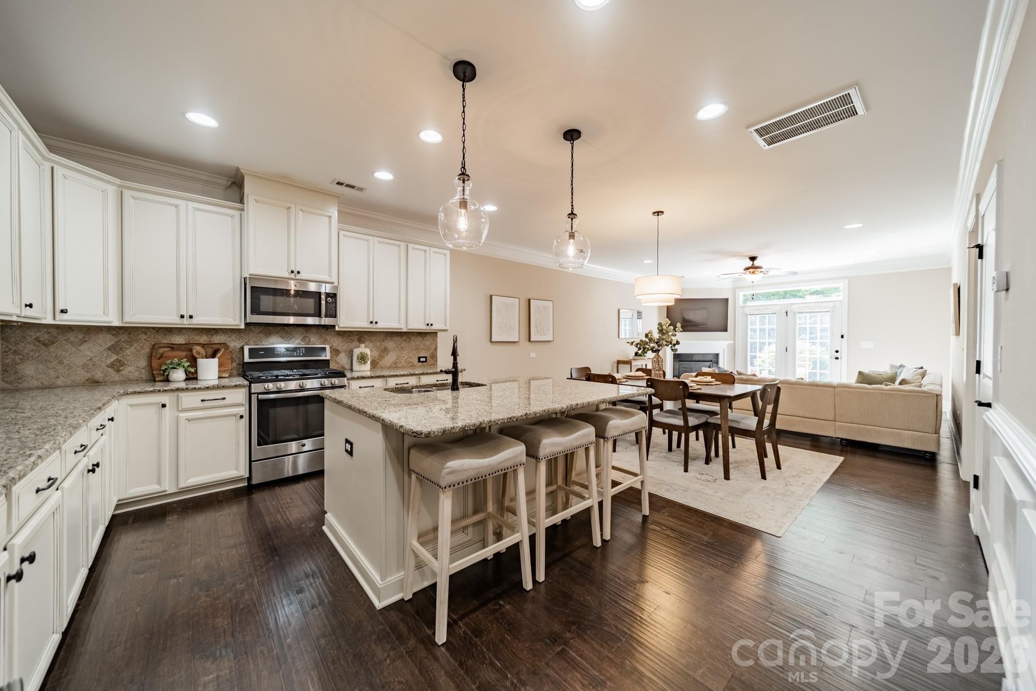 205 Pine Needles Lane — photo