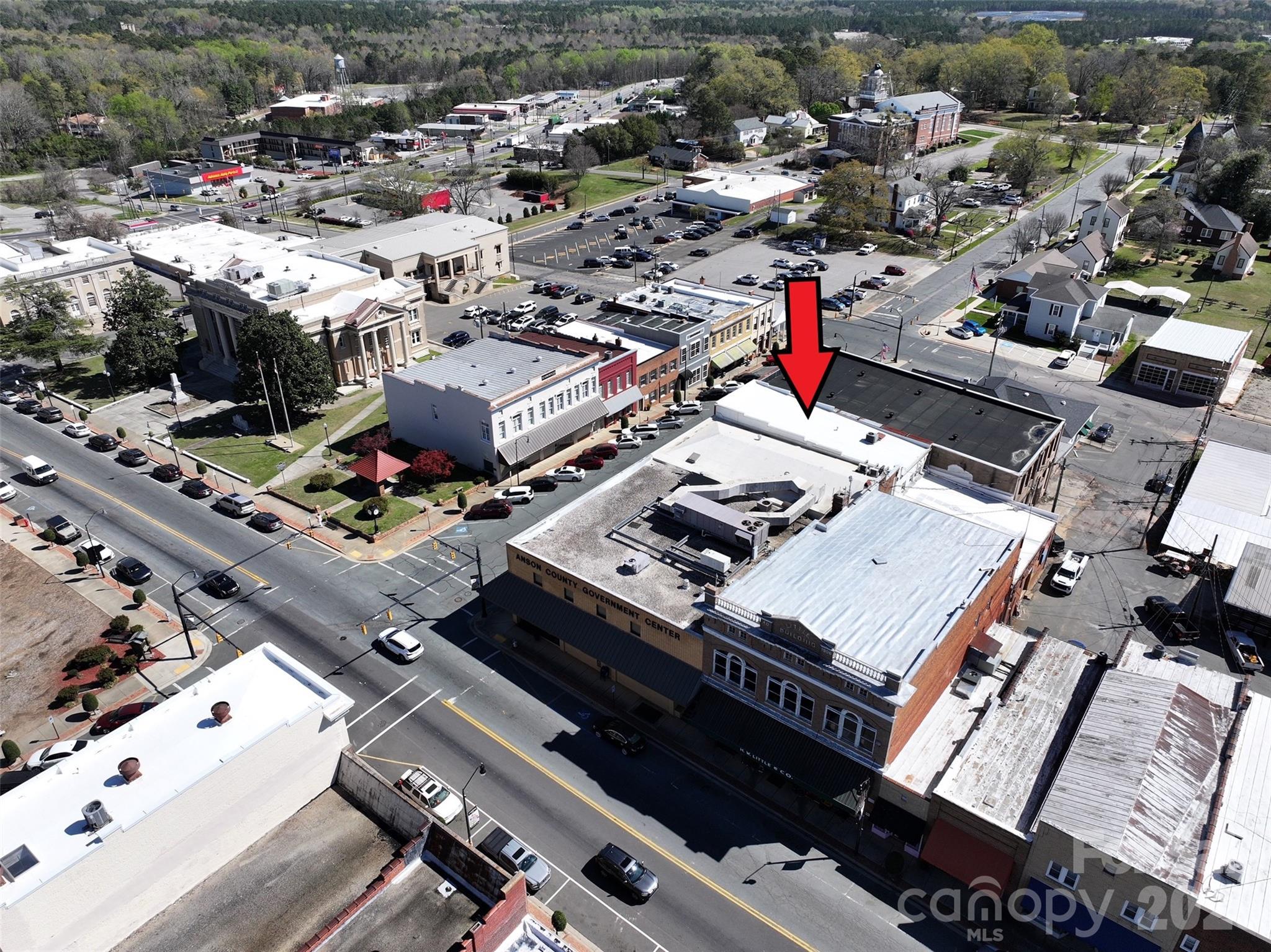 112 E Wade Street — photo