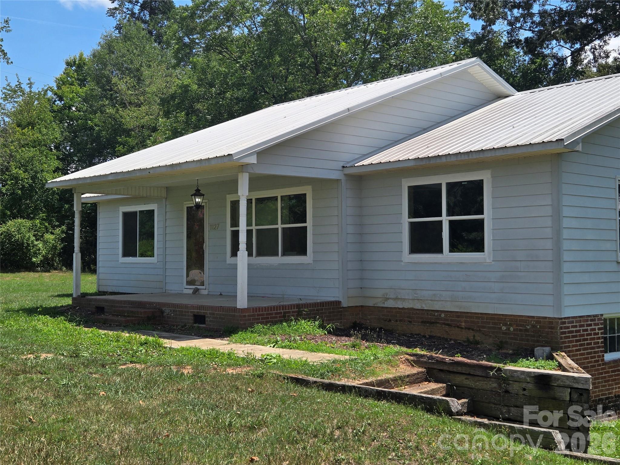 1127 N Mountain Street — photo
