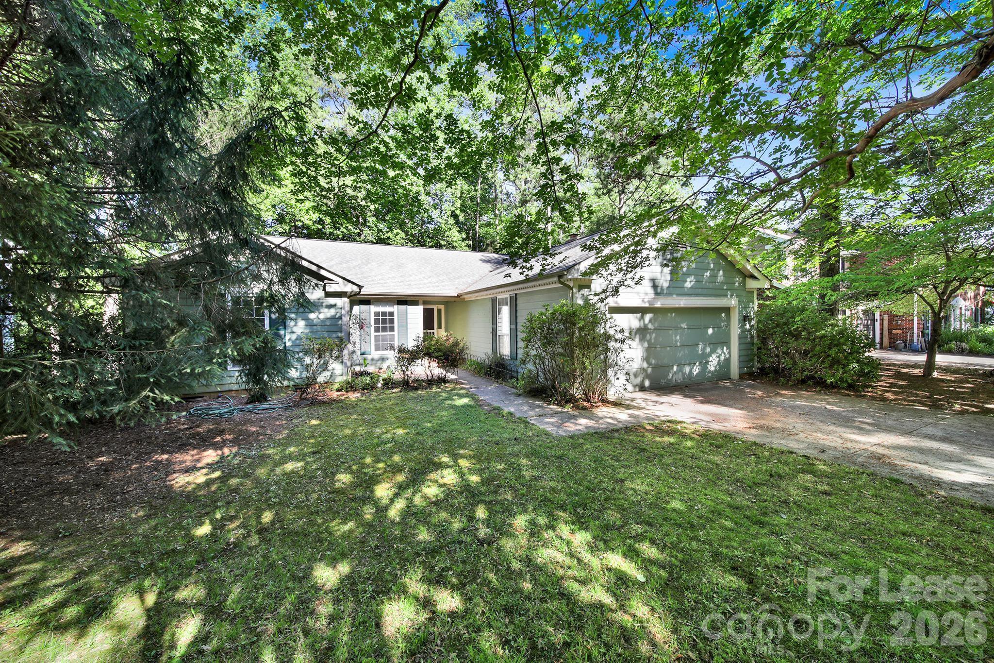 3421 Crescent Knoll Drive — photo