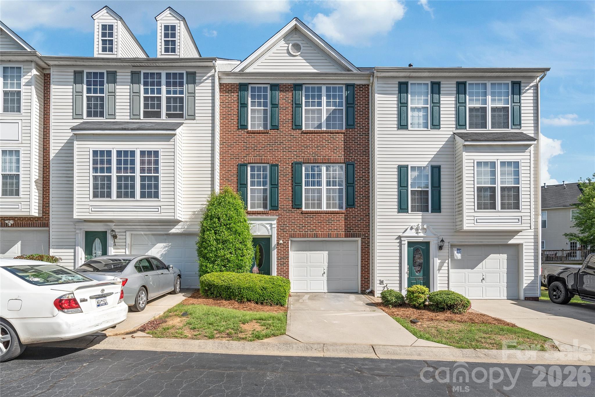 1707 Kashmir White Lane — photo