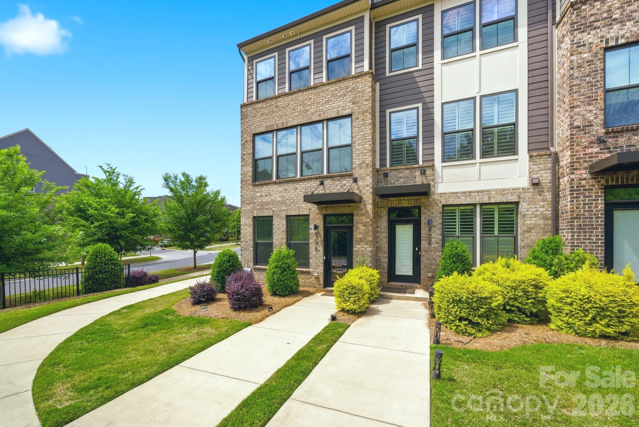 804 Broad River Lane — photo