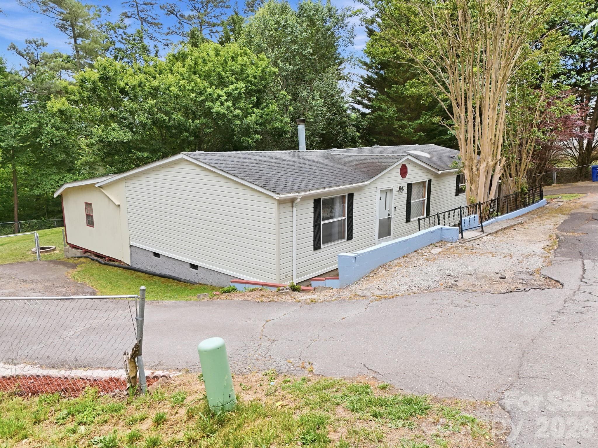 405 Gray Court — photo