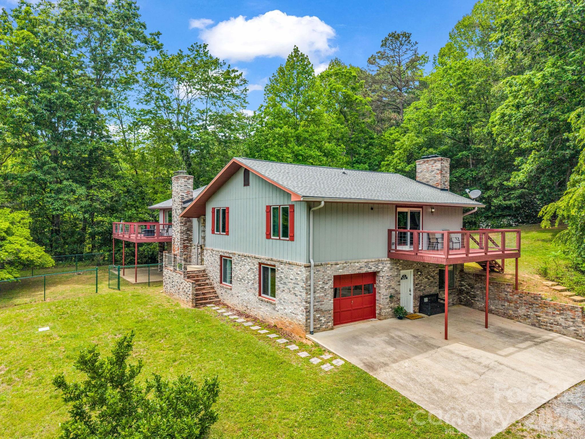 656 Cashiers Valley Road — photo
