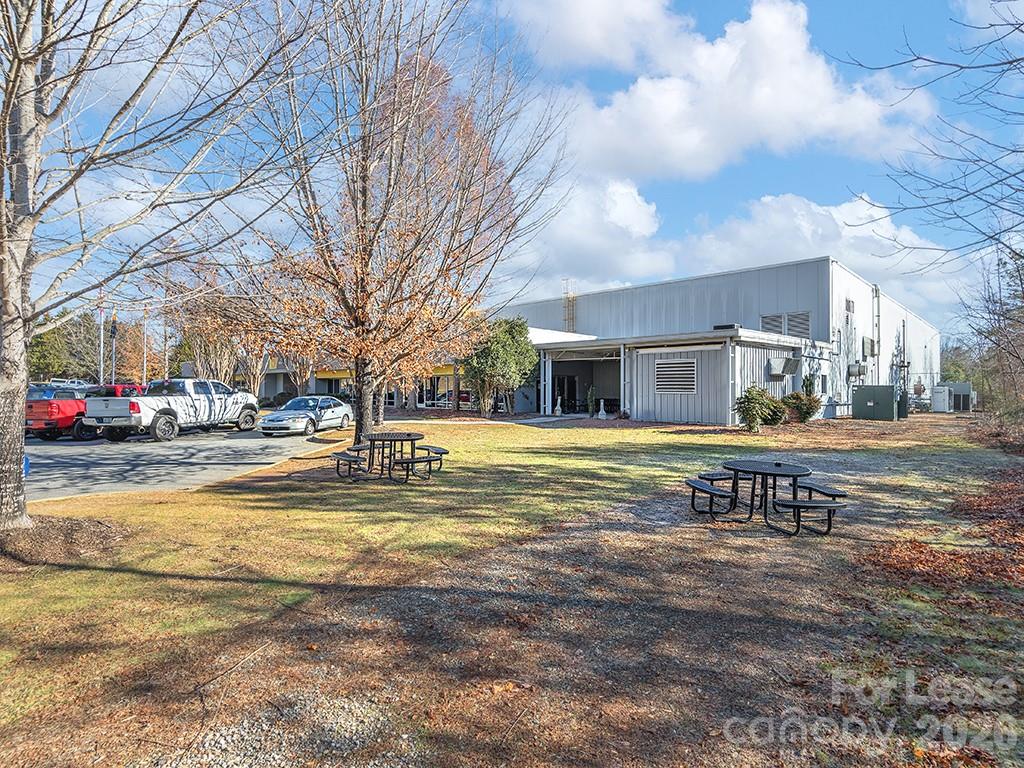 140 Vista Boulevard 1 — photo