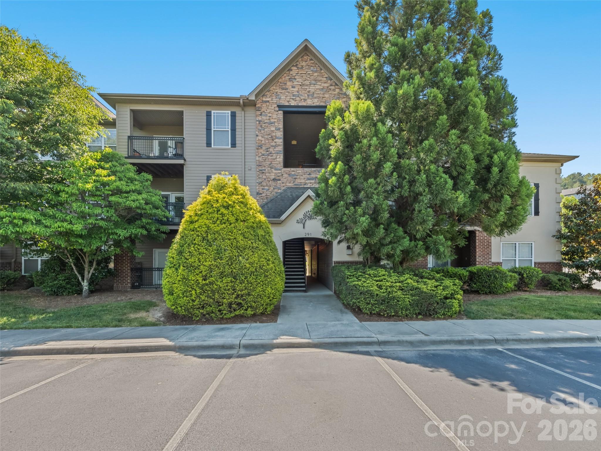 291 Brickton Village Circle 207 — photo