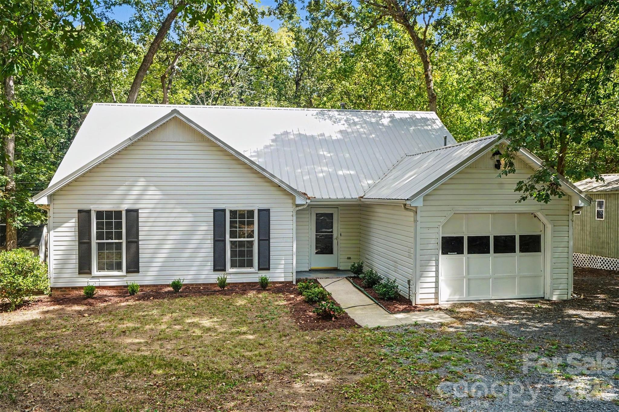 2711 Bob White Circle — photo