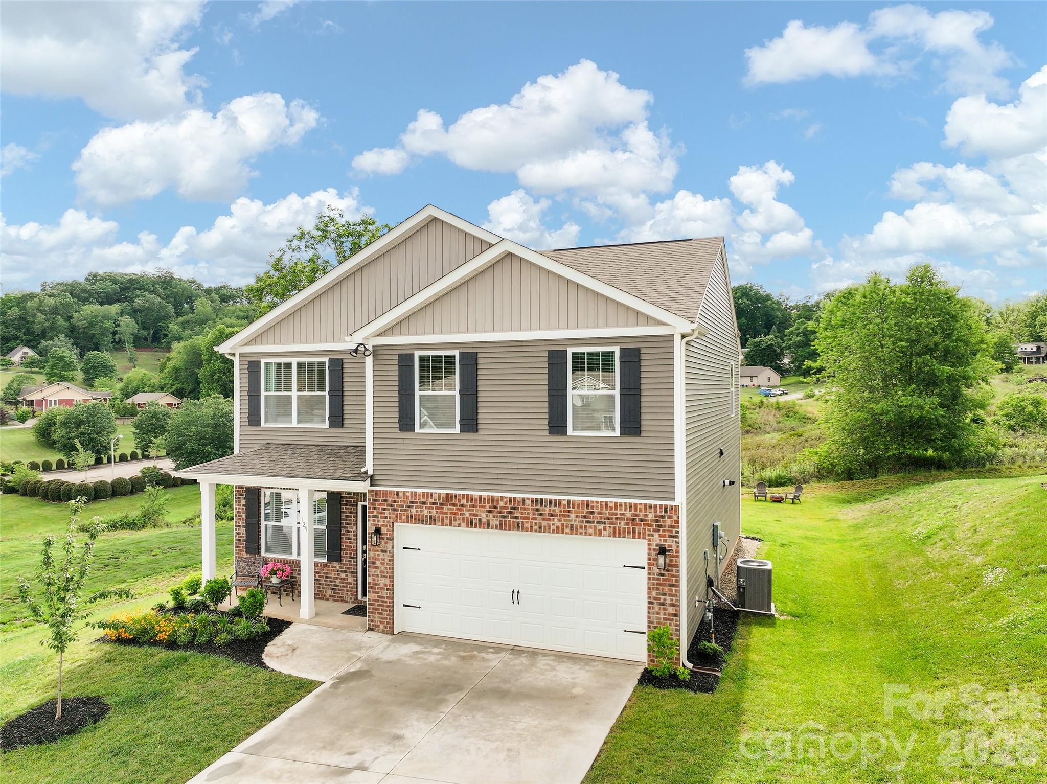129 Valleywood Drive — photo
